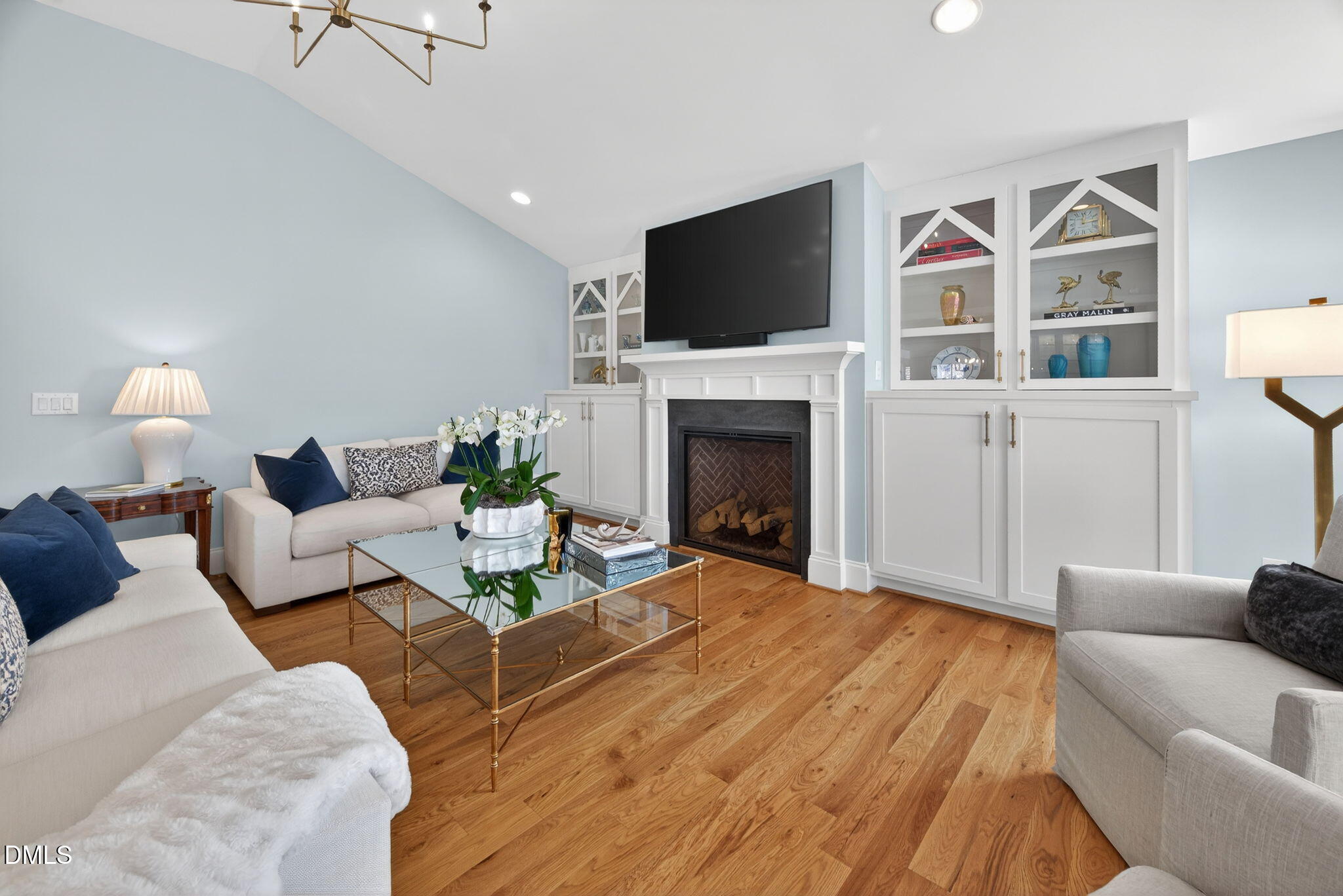 739 Crabtree Crossing