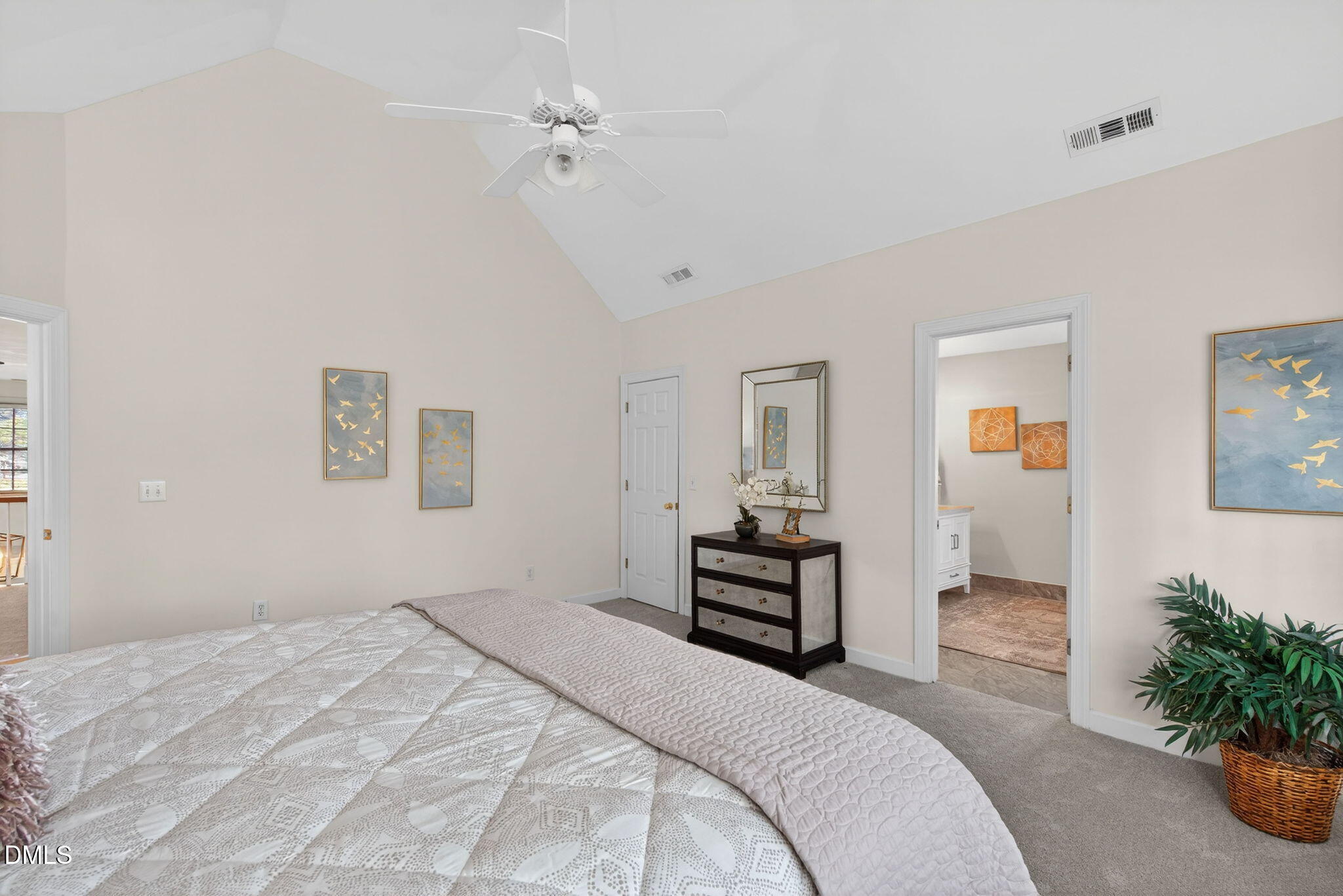 106 Circle On The Green Green