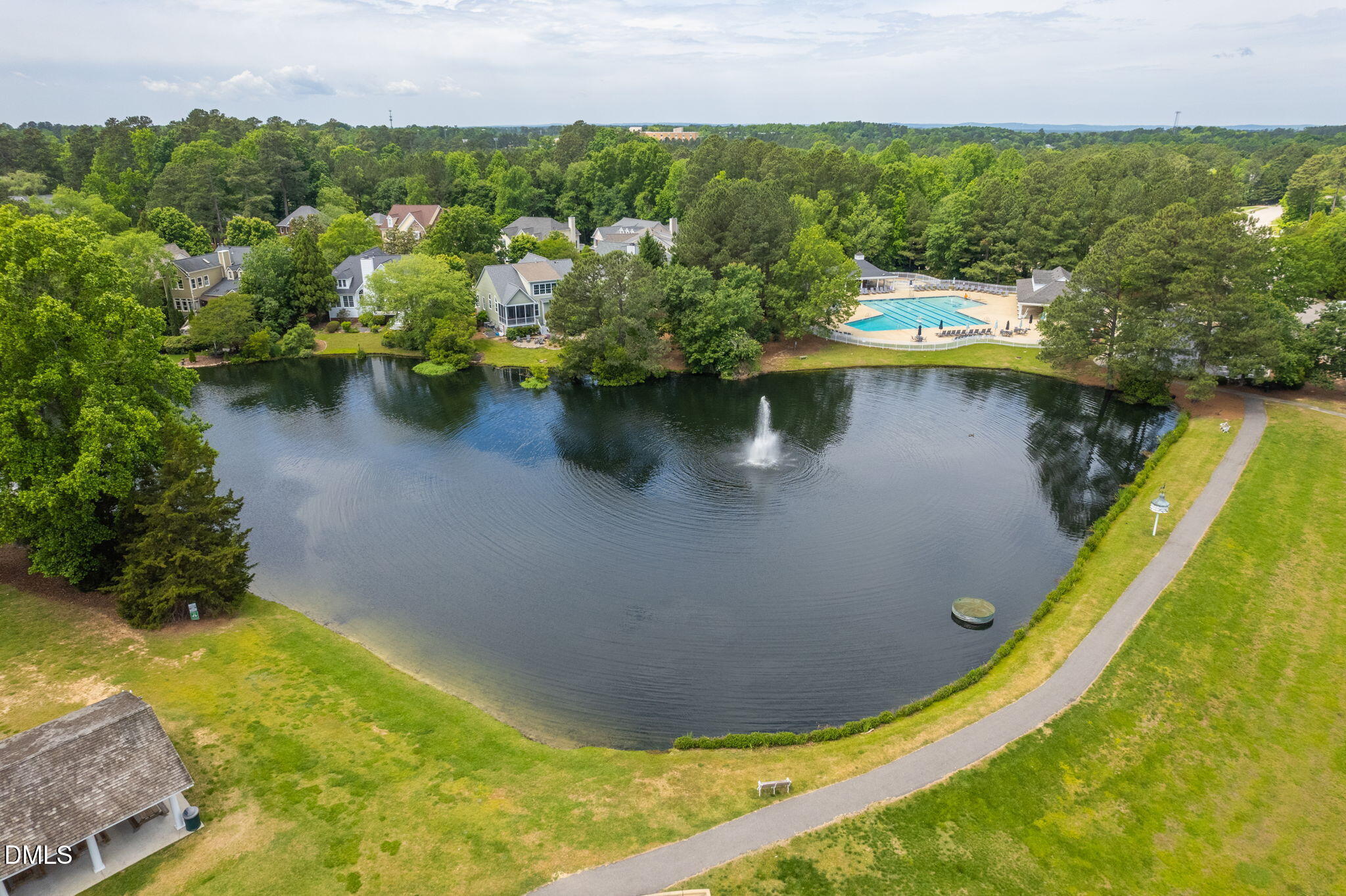 106 Circle On The Green Green