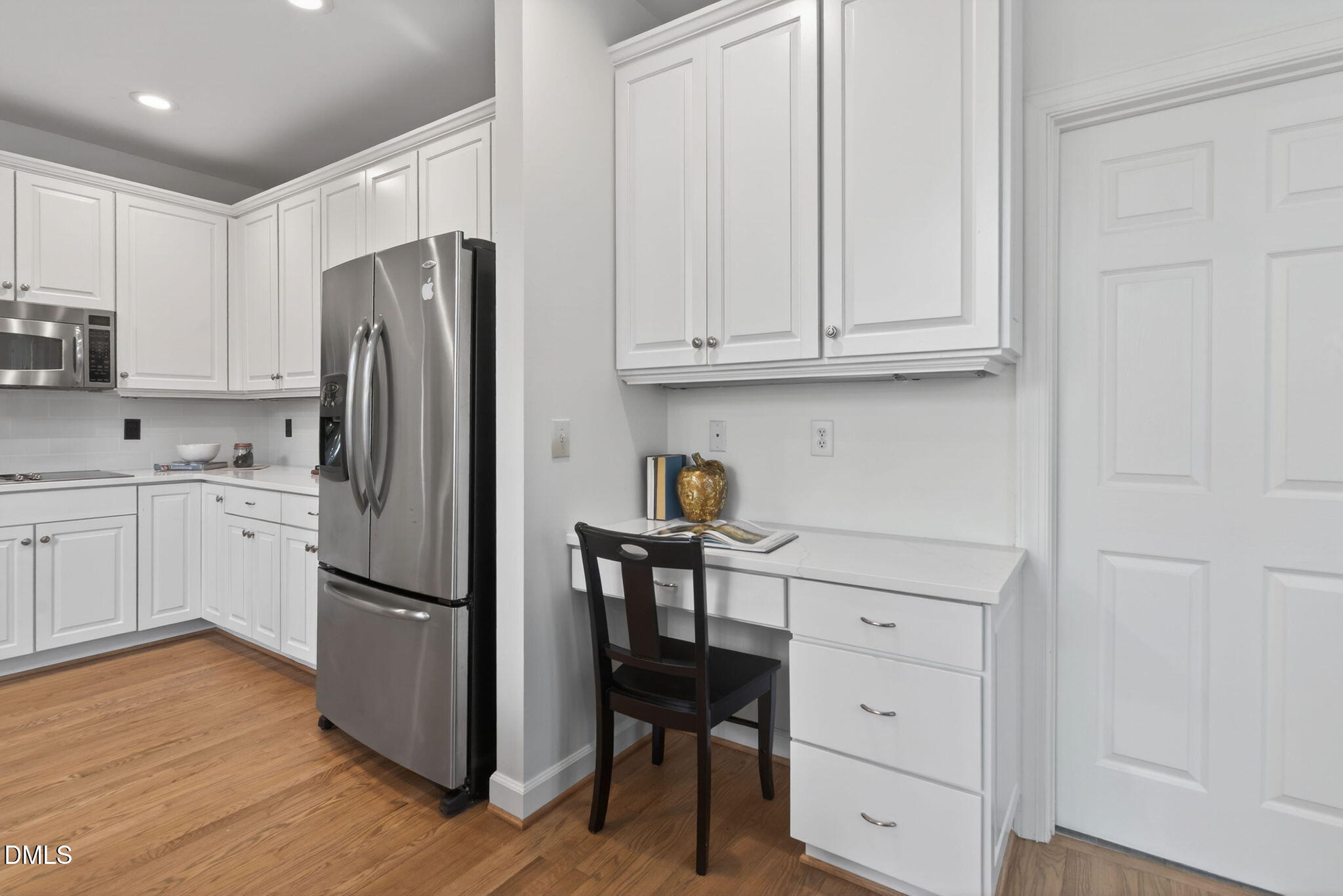 106 Circle On The Green Green