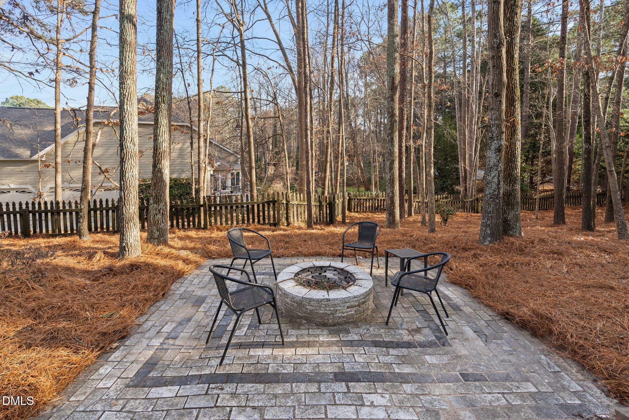 106 Circle On The Green Green