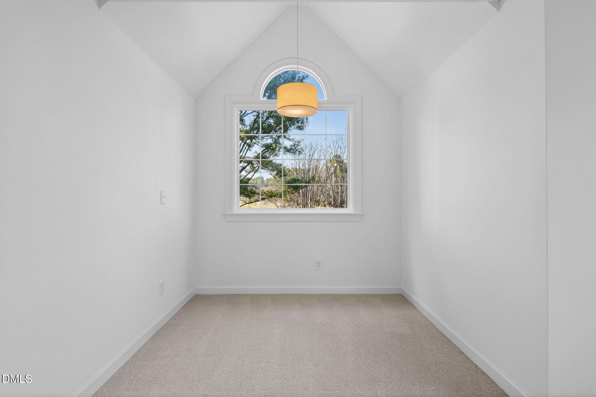 106 Circle On The Green Green