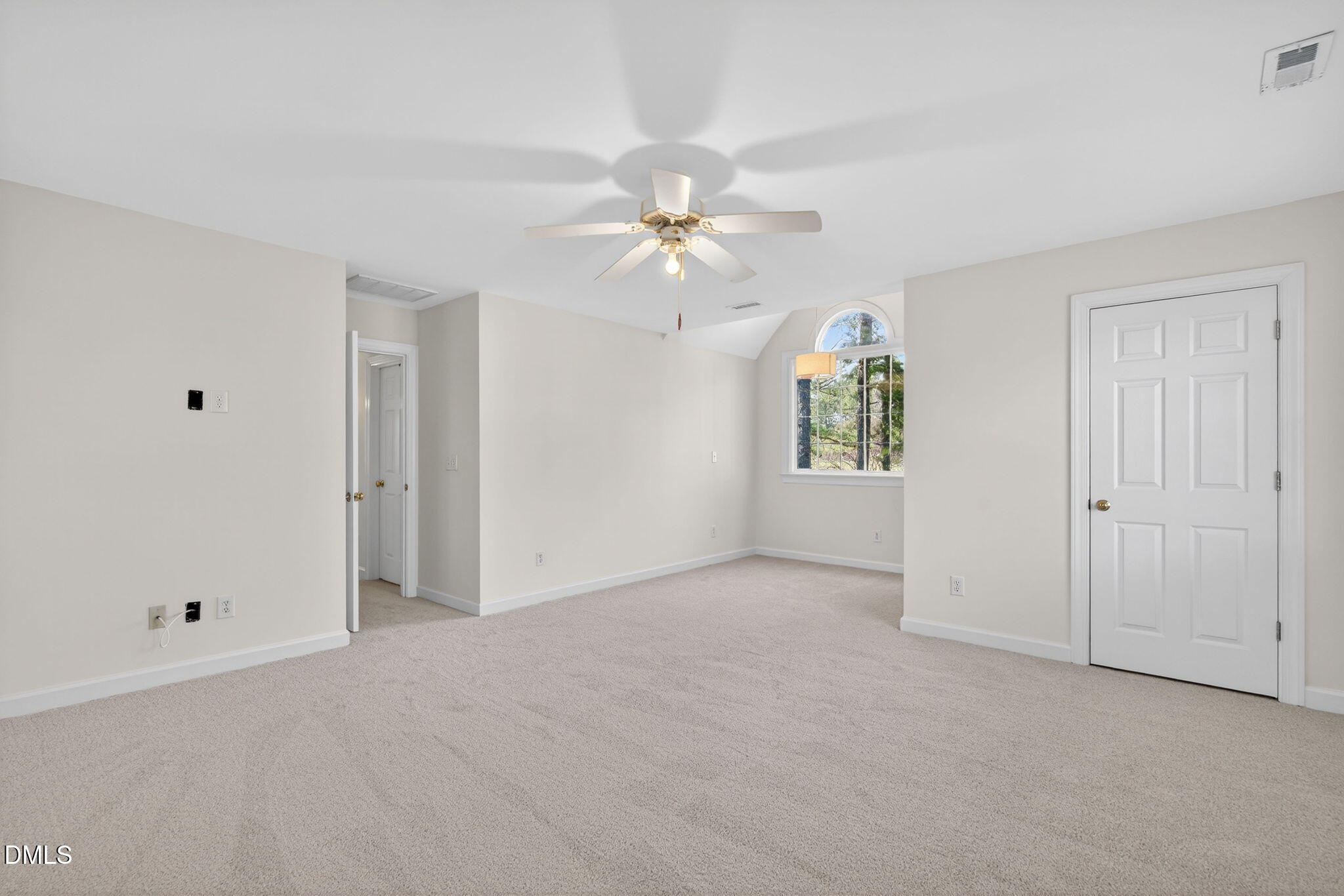 106 Circle On The Green Green