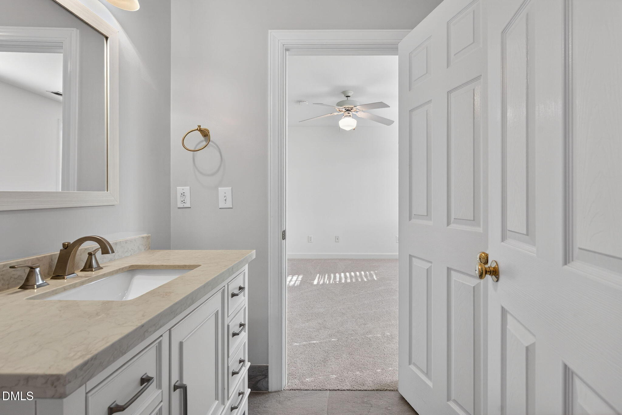 106 Circle On The Green Green