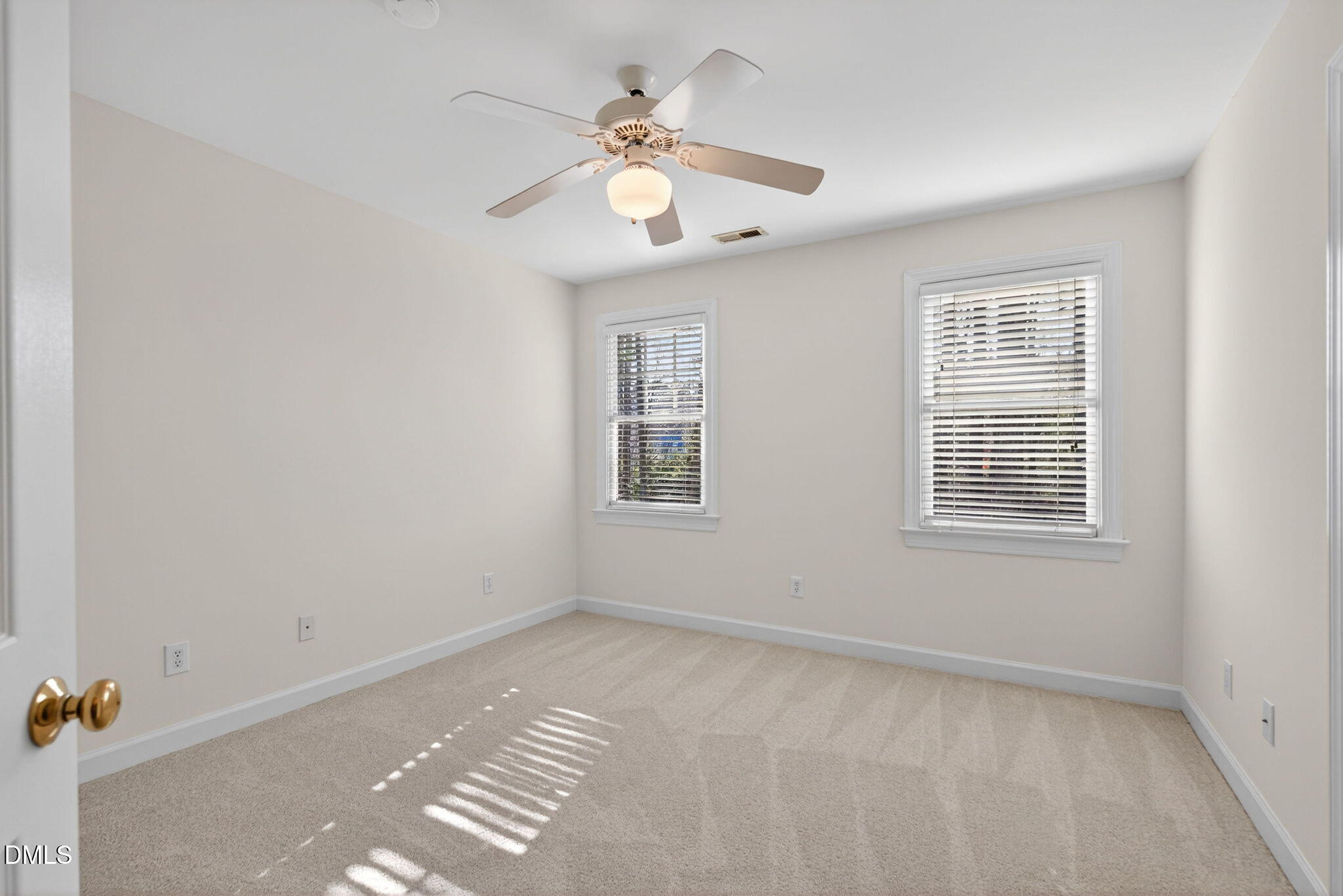 106 Circle On The Green Green