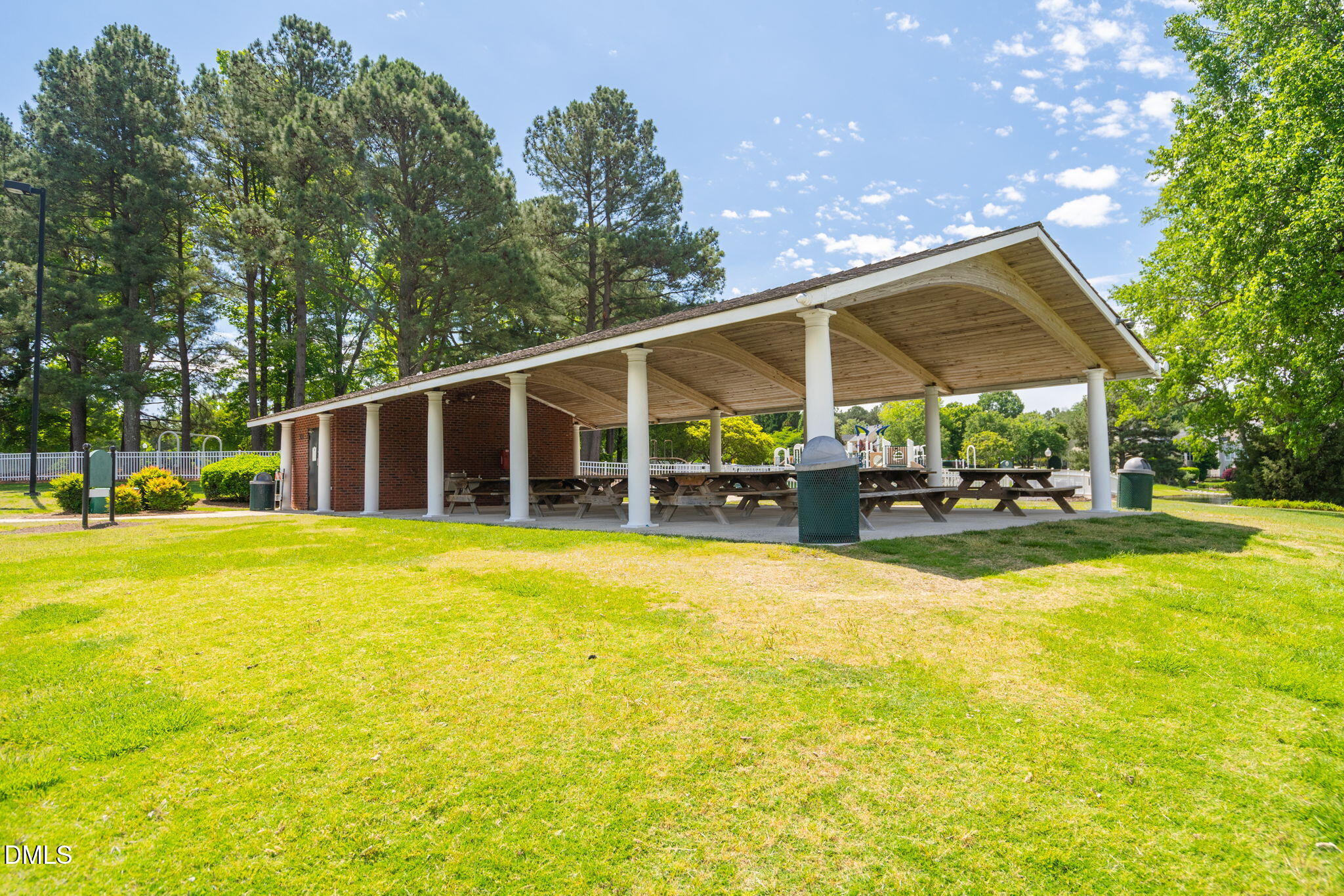 106 Circle On The Green Green