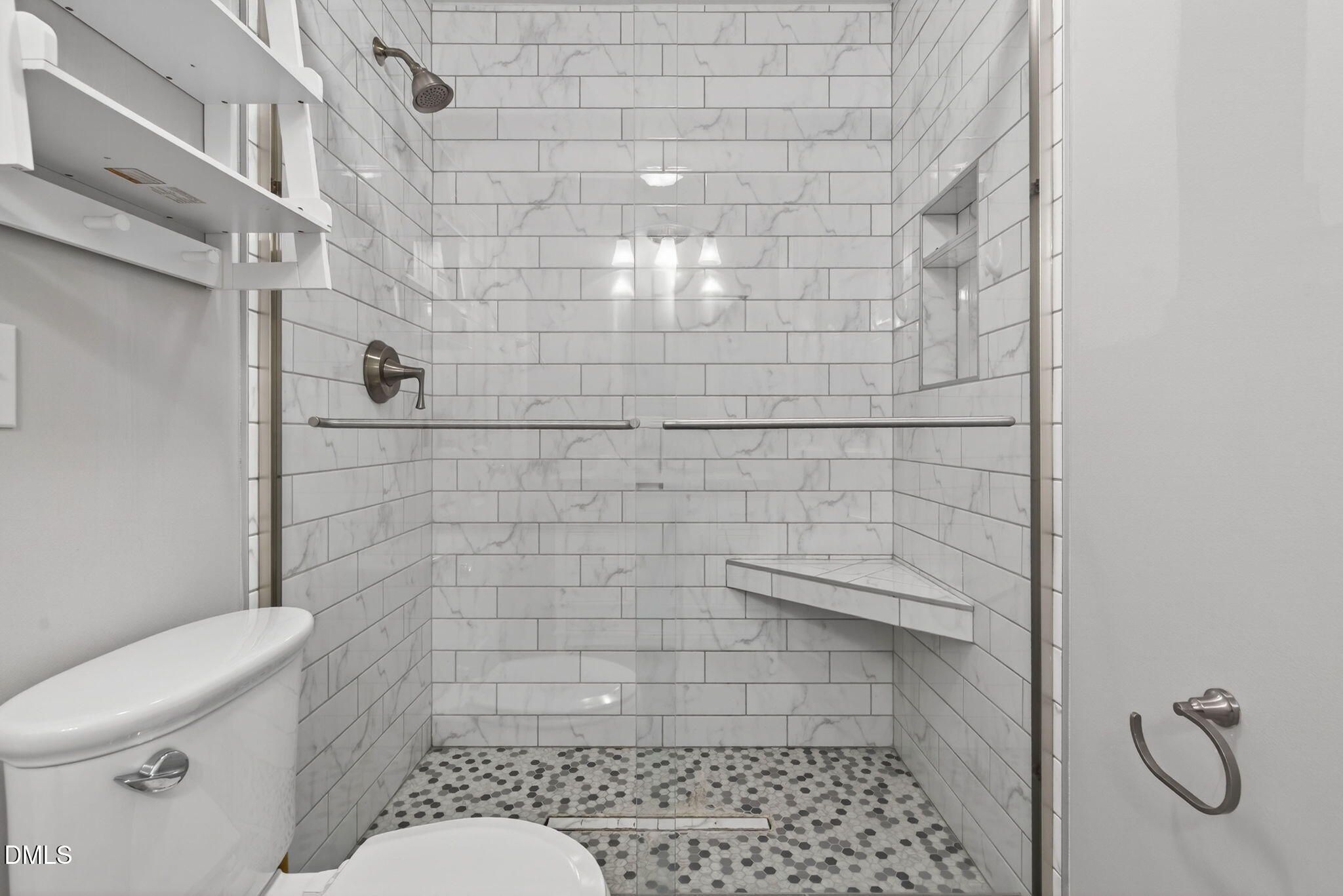 106 Circle On The Green Green