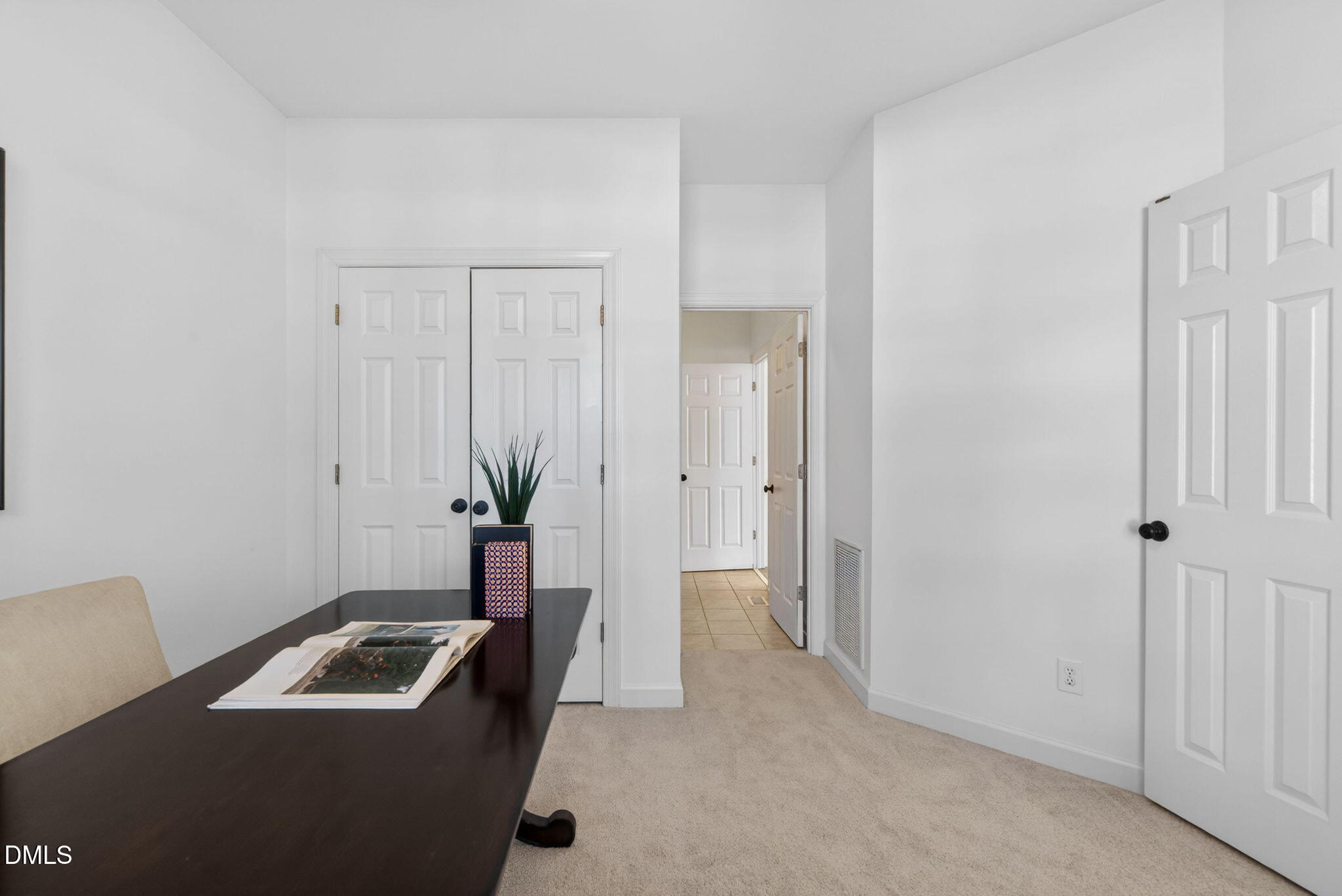 106 Circle On The Green Green