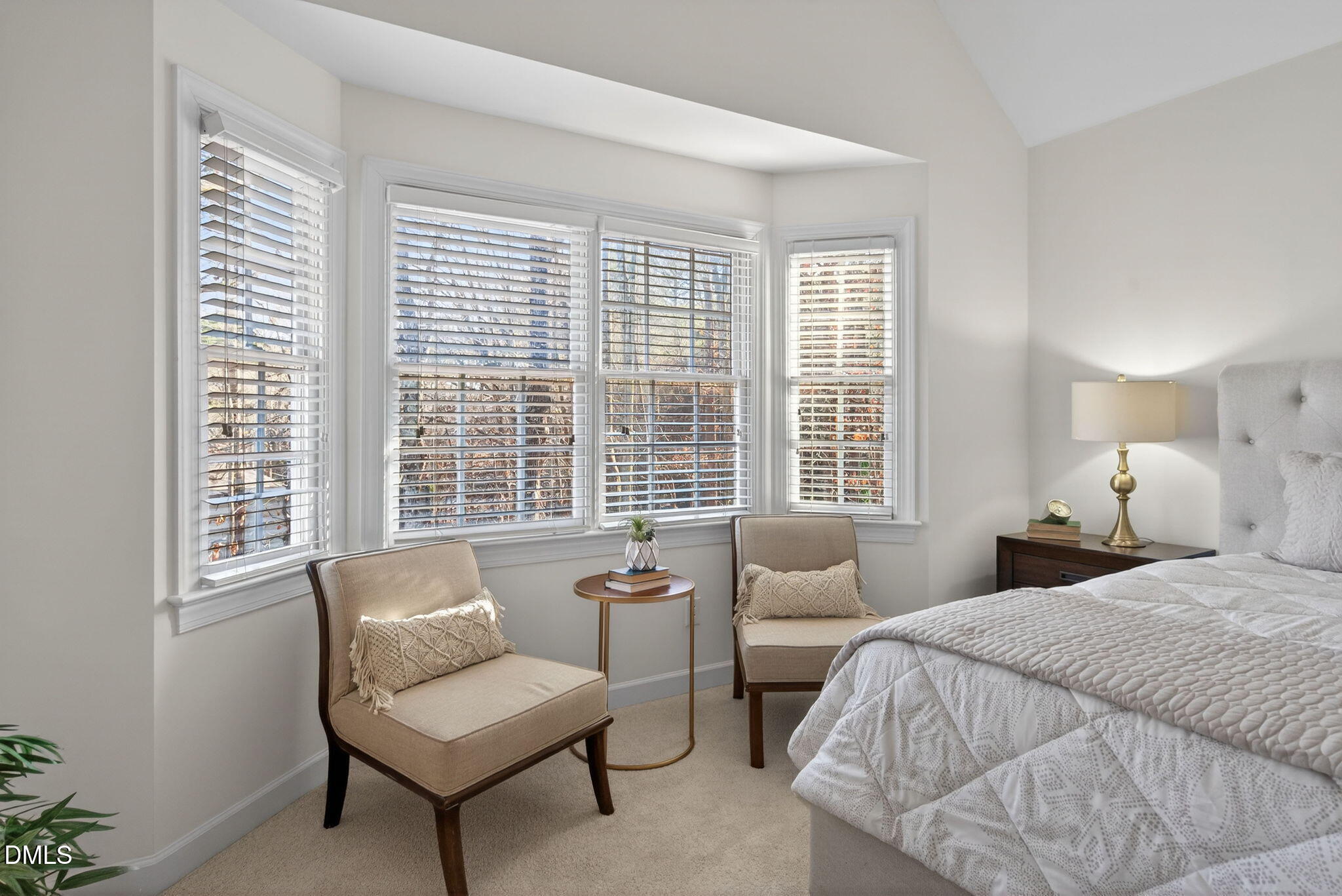 106 Circle On The Green Green