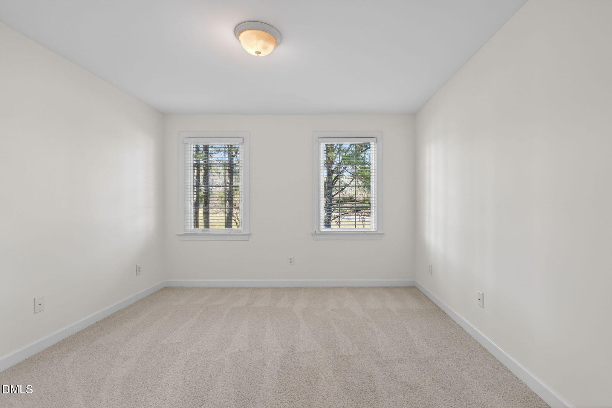 106 Circle On The Green Green