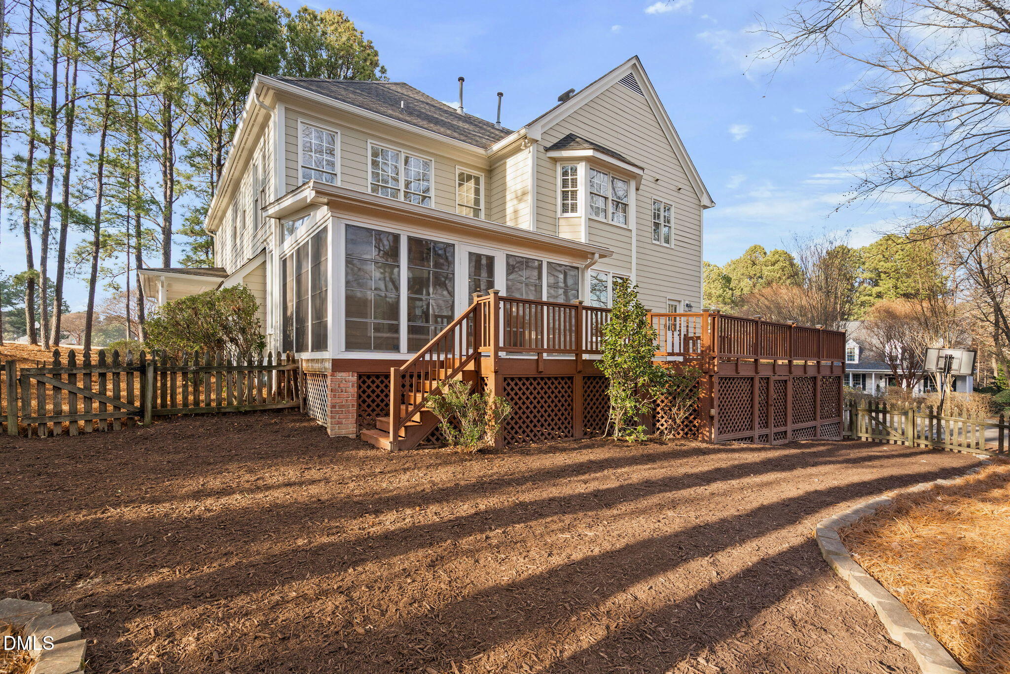 106 Circle On The Green Green