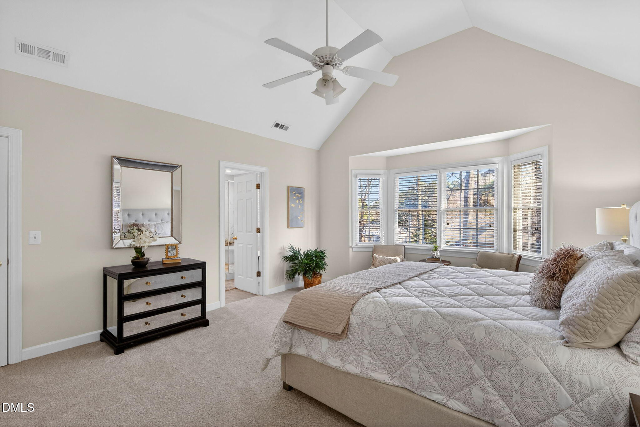 106 Circle On The Green Green