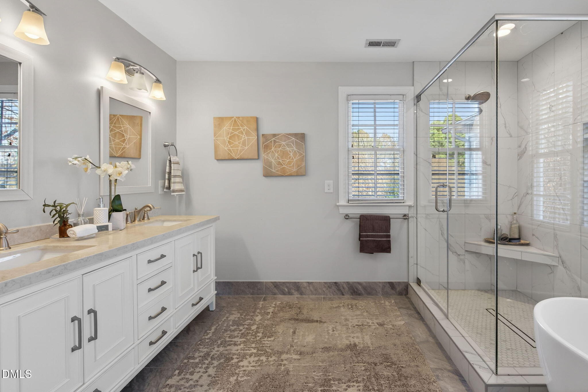 106 Circle On The Green Green