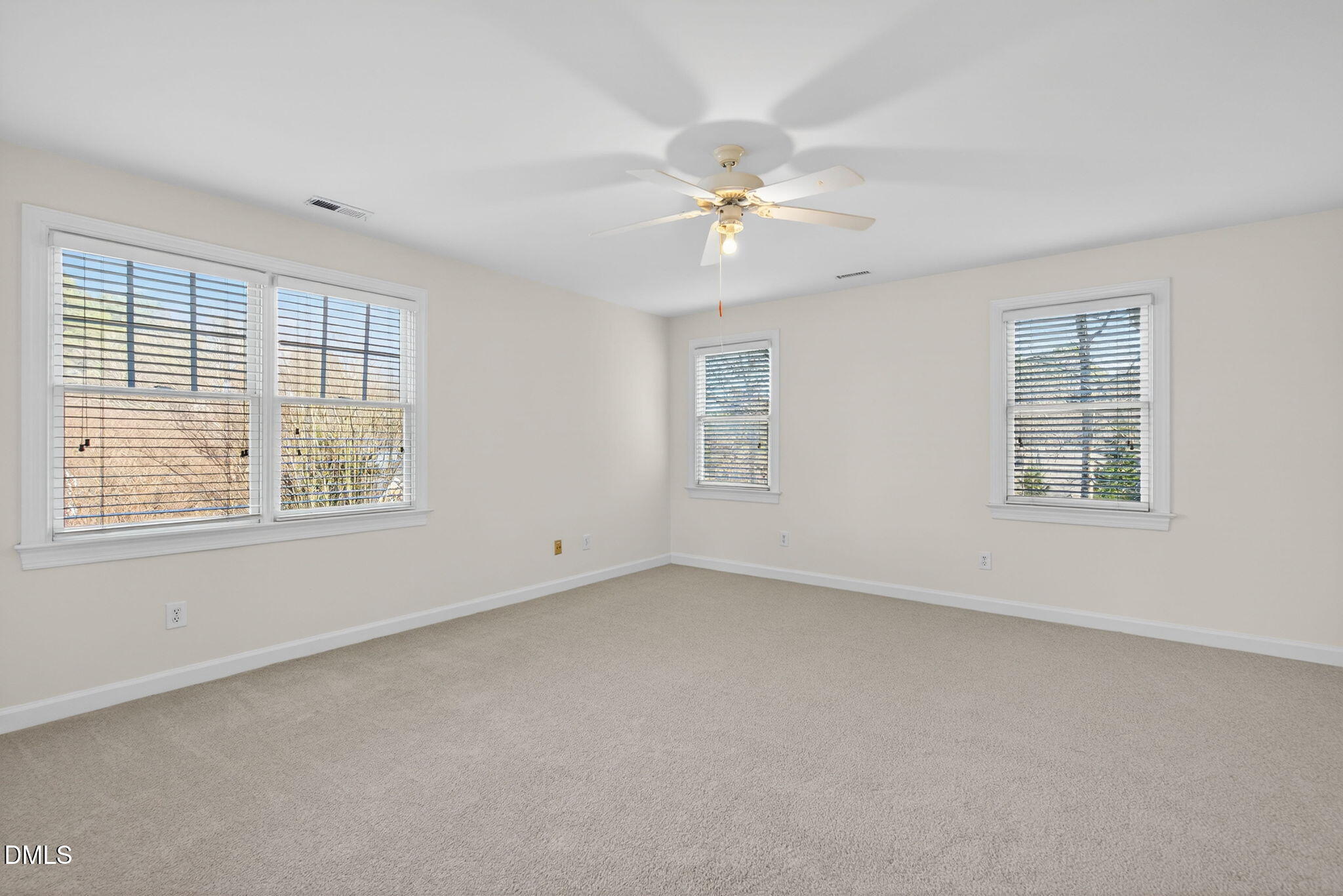 106 Circle On The Green Green