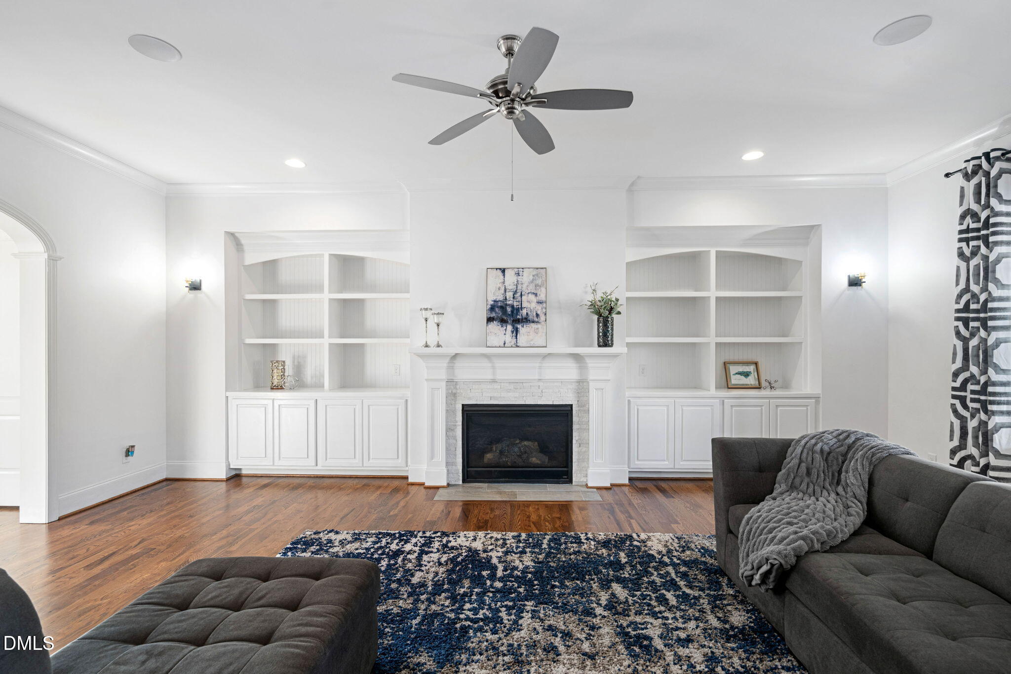 2414 Vetrina Way