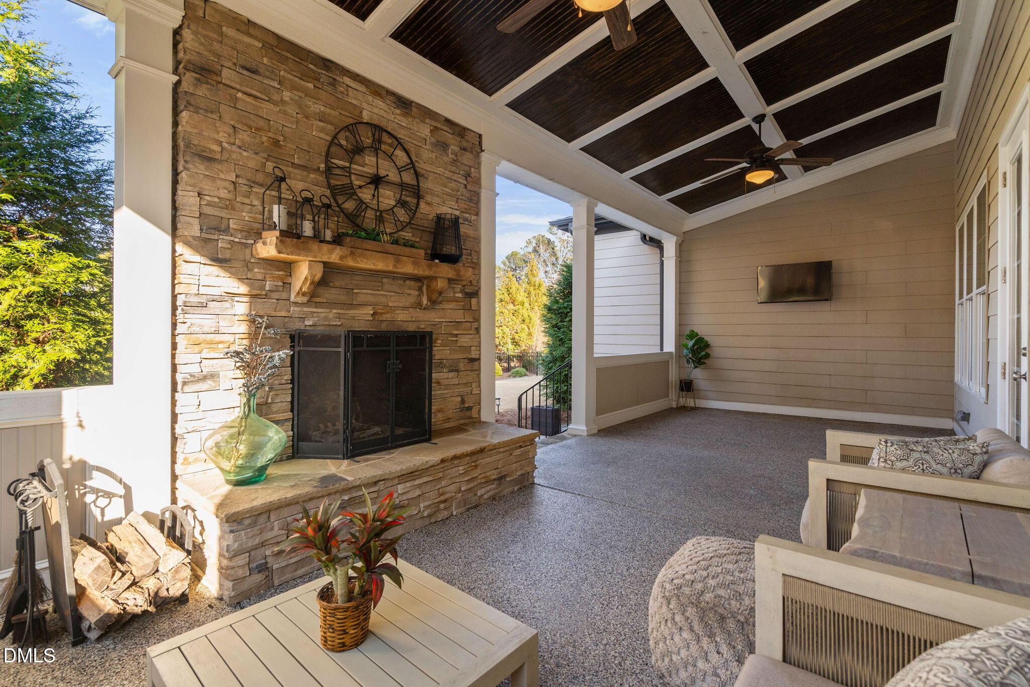 2414 Vetrina Way