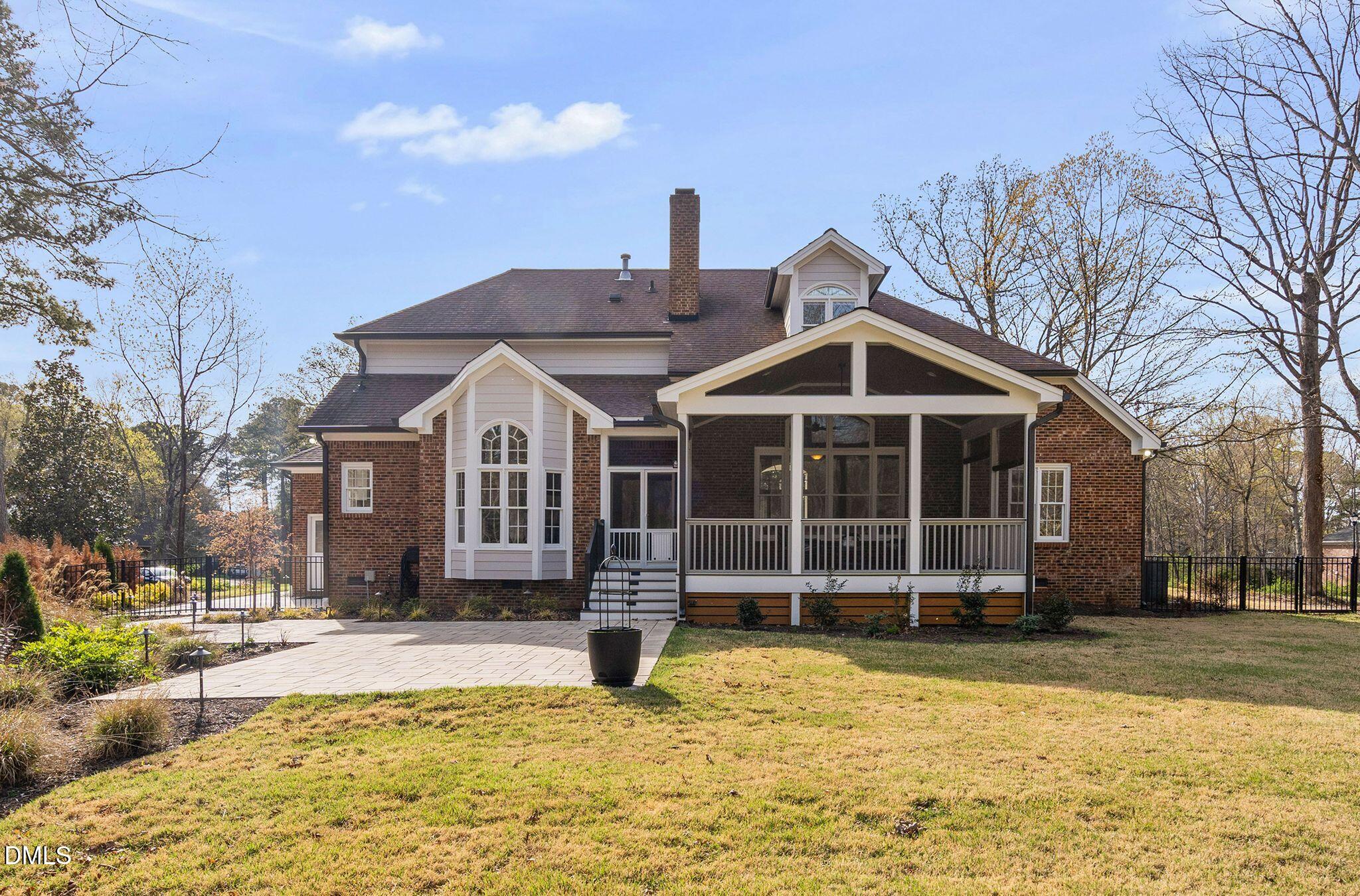 101 Flying Hills Circle