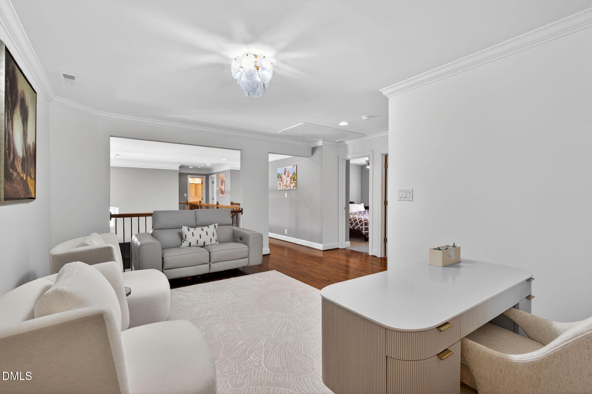 106 Caviston Way
