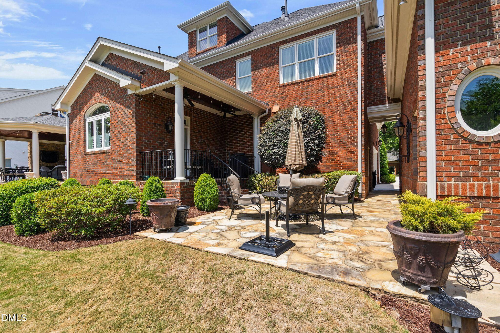 304 Pond Bluff Way