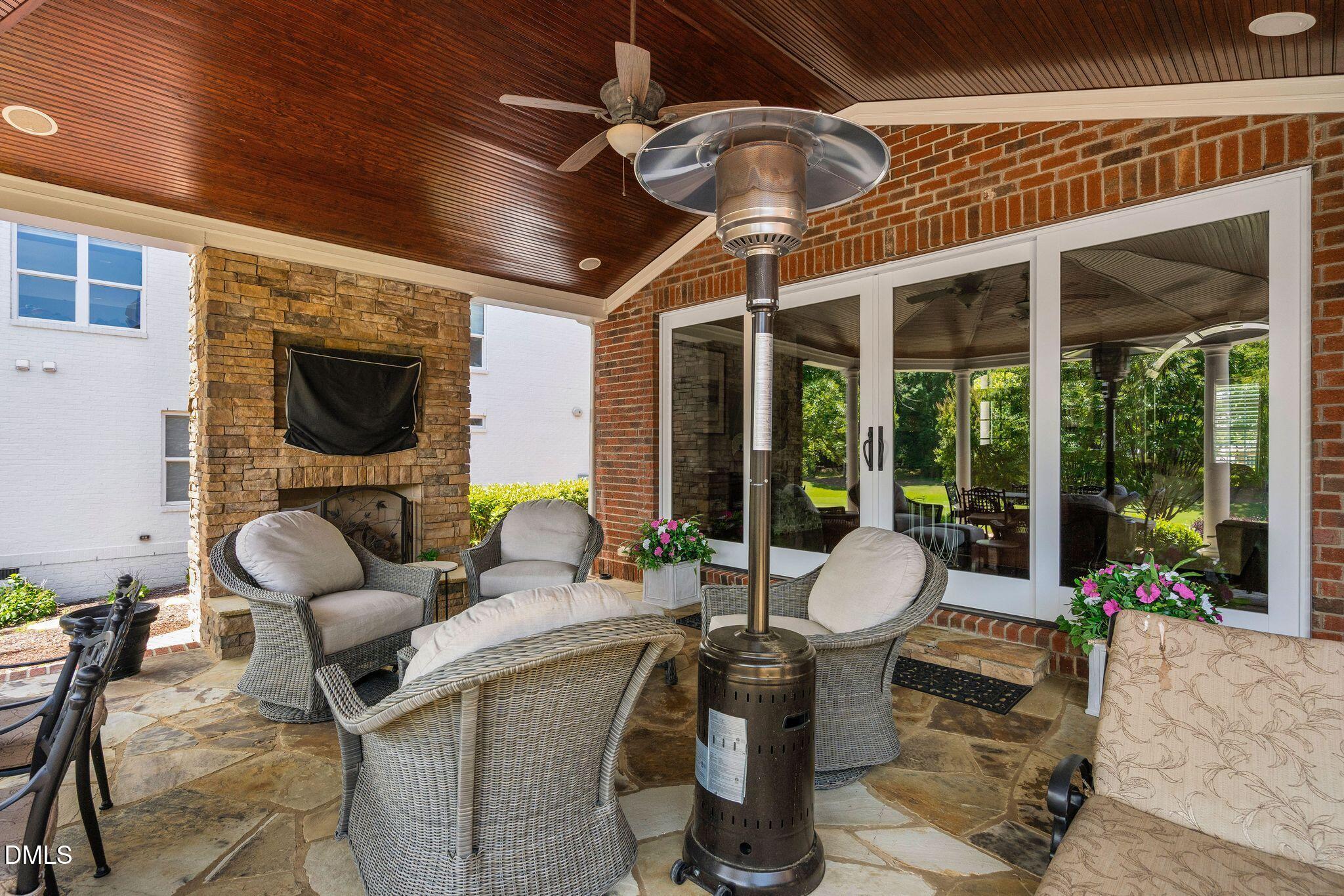 304 Pond Bluff Way