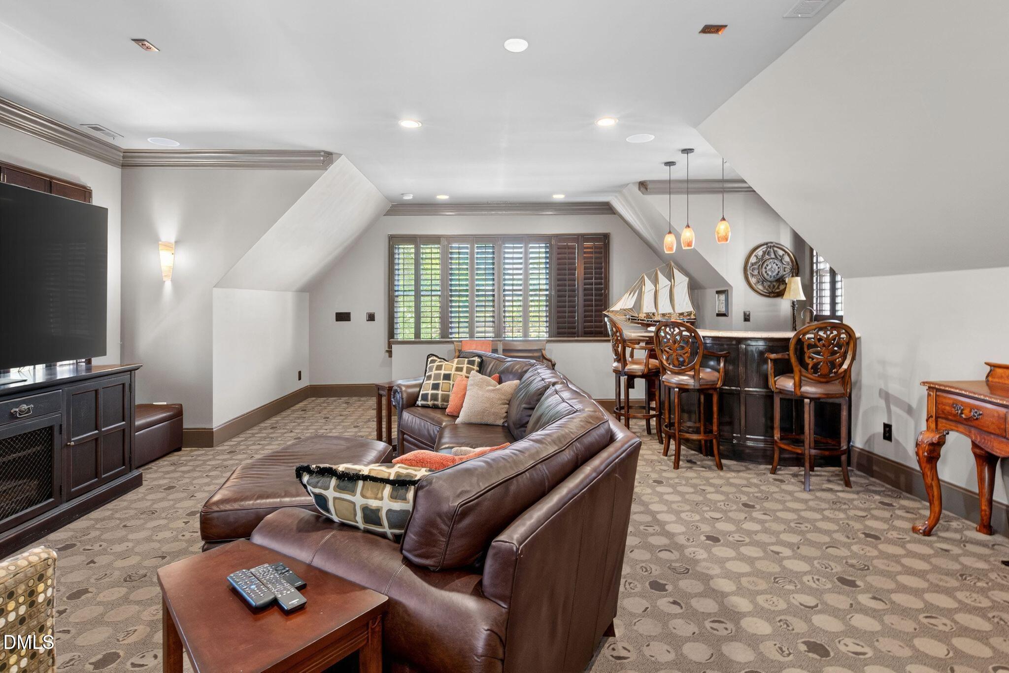 304 Pond Bluff Way