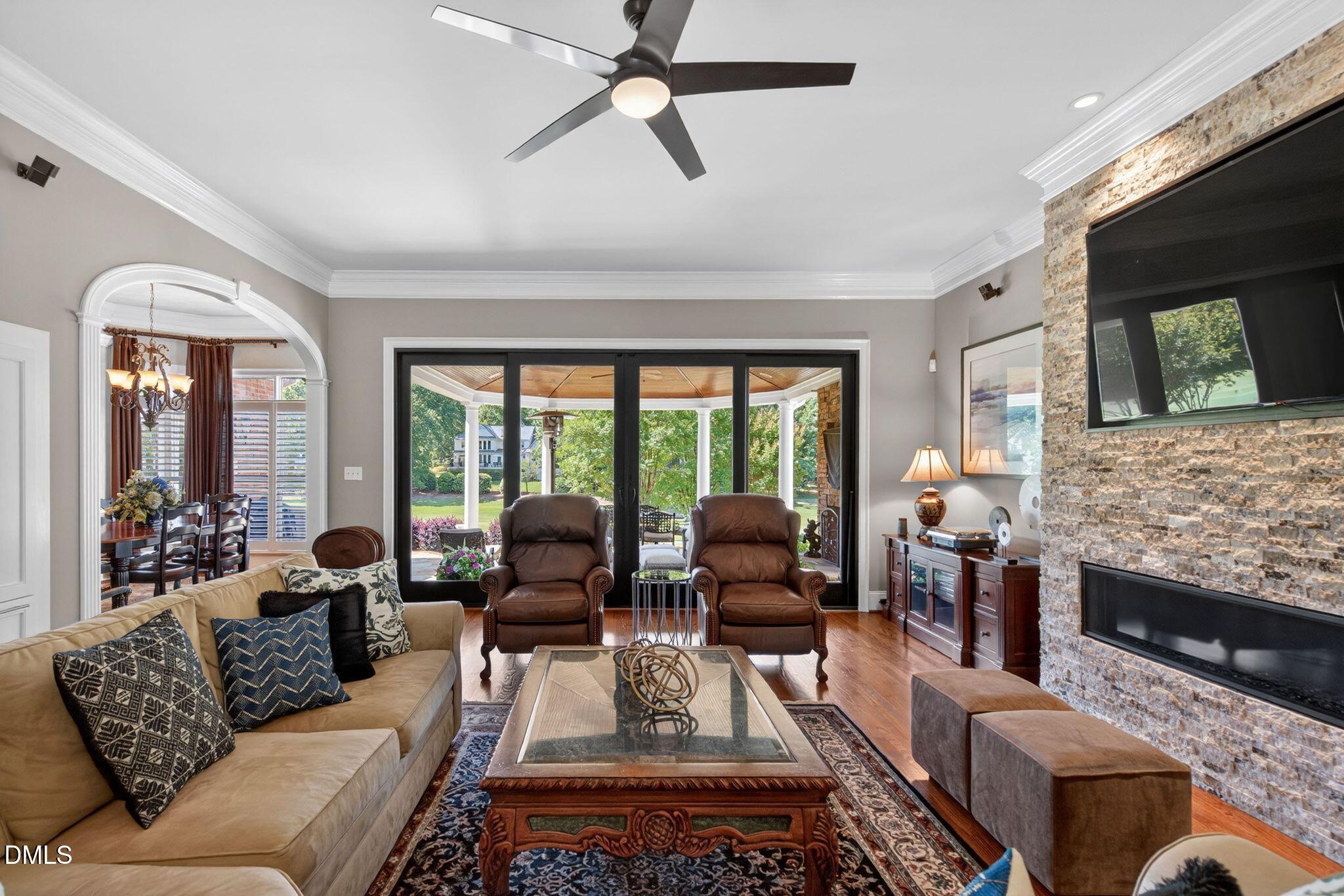 304 Pond Bluff Way