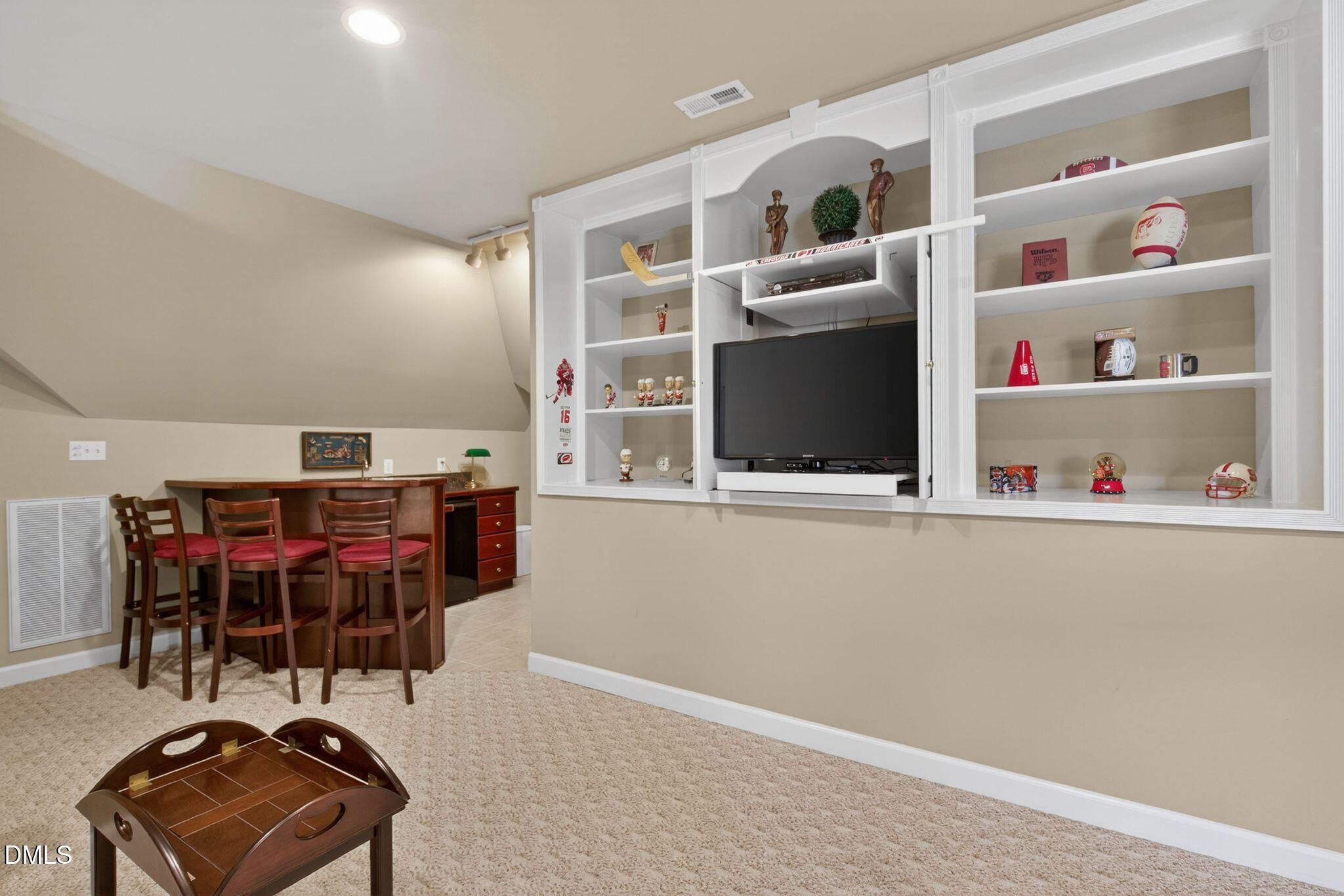 304 Pond Bluff Way