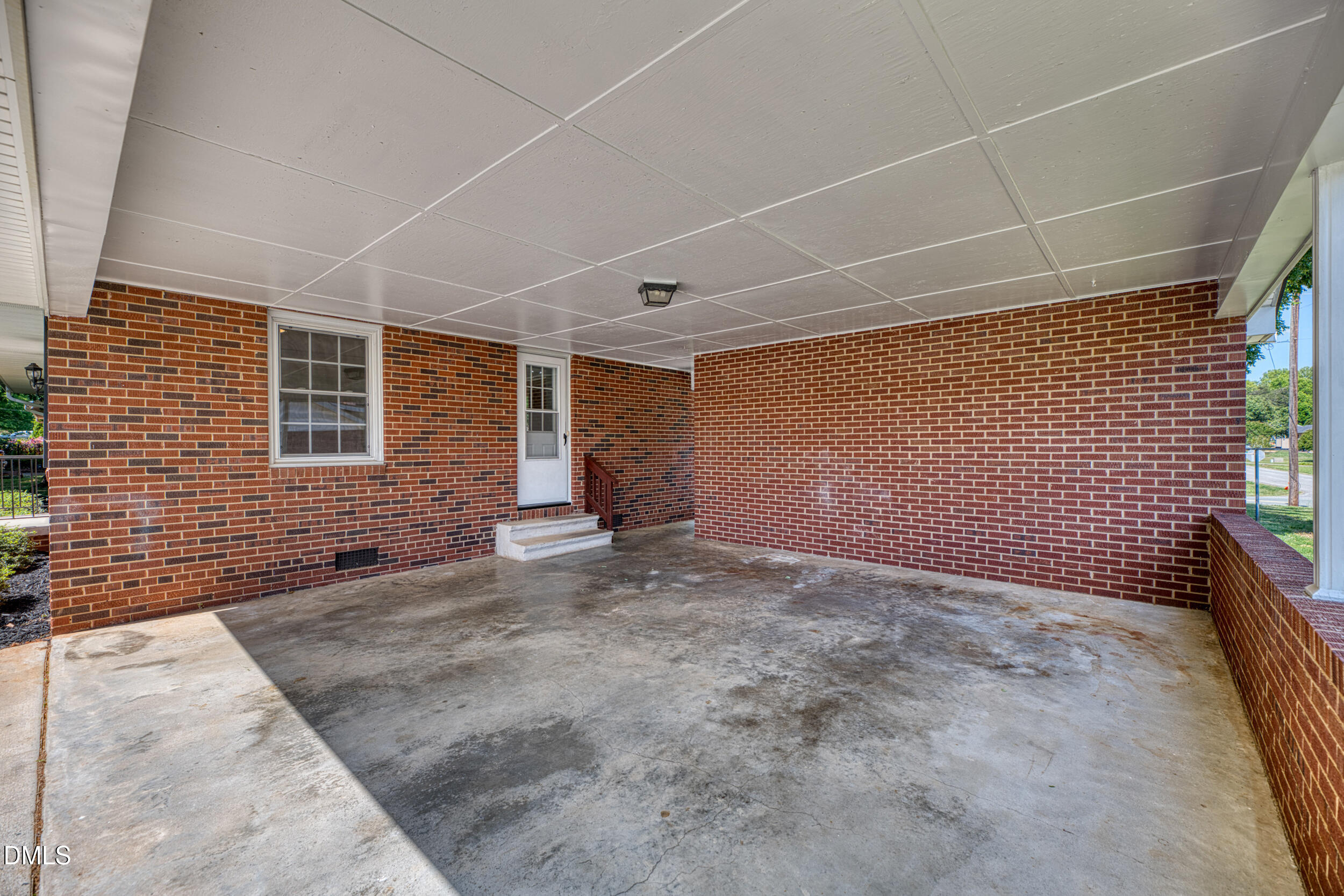 209 N Wilkins Road