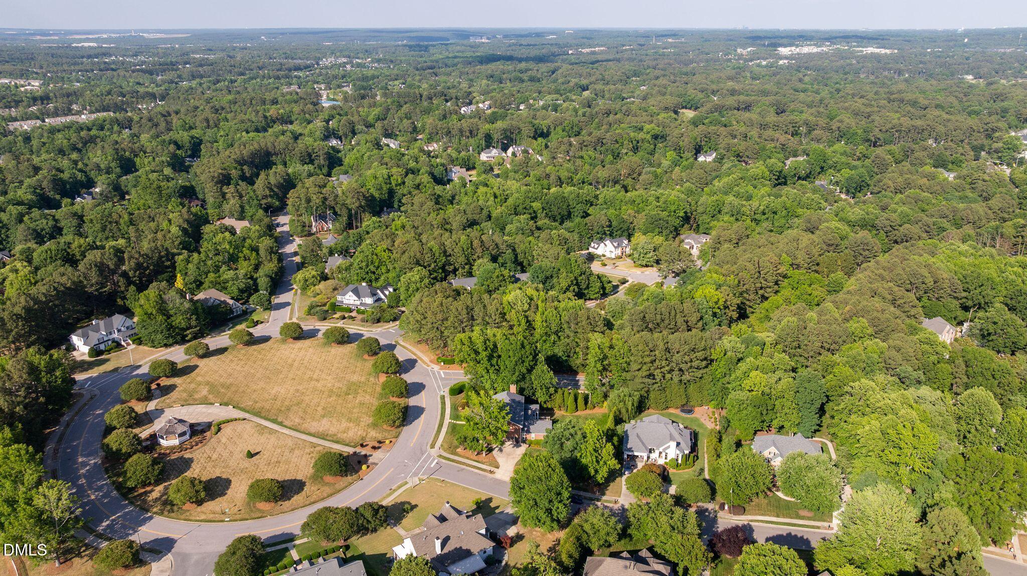 104 Circle On The Green Green