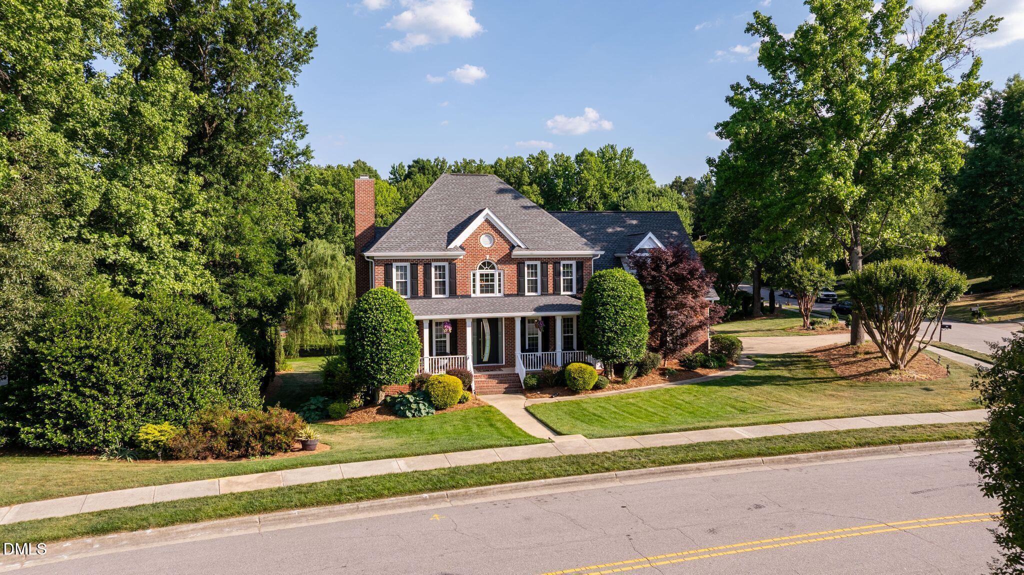 104 Circle On The Green Green