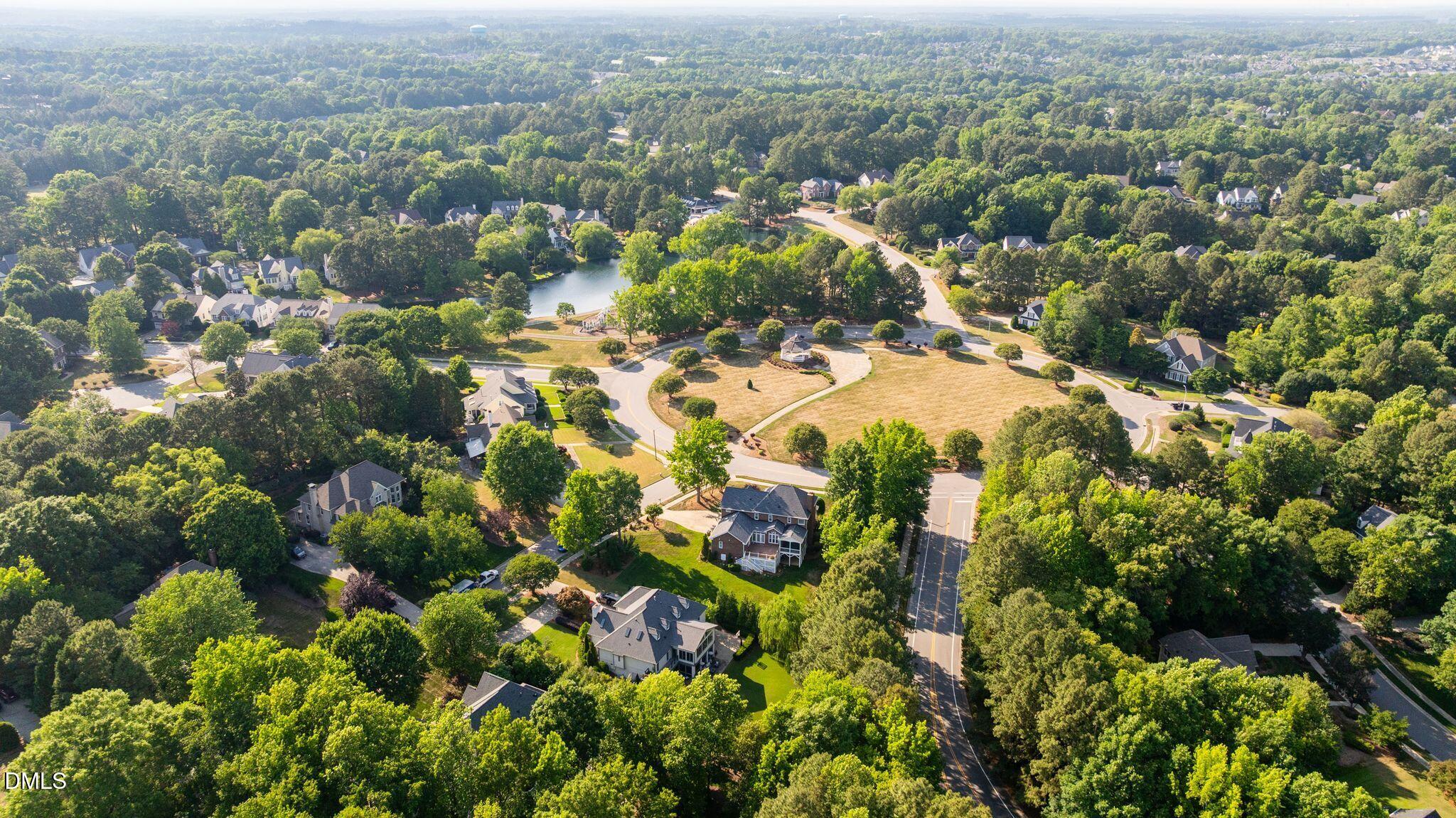 104 Circle On The Green Green