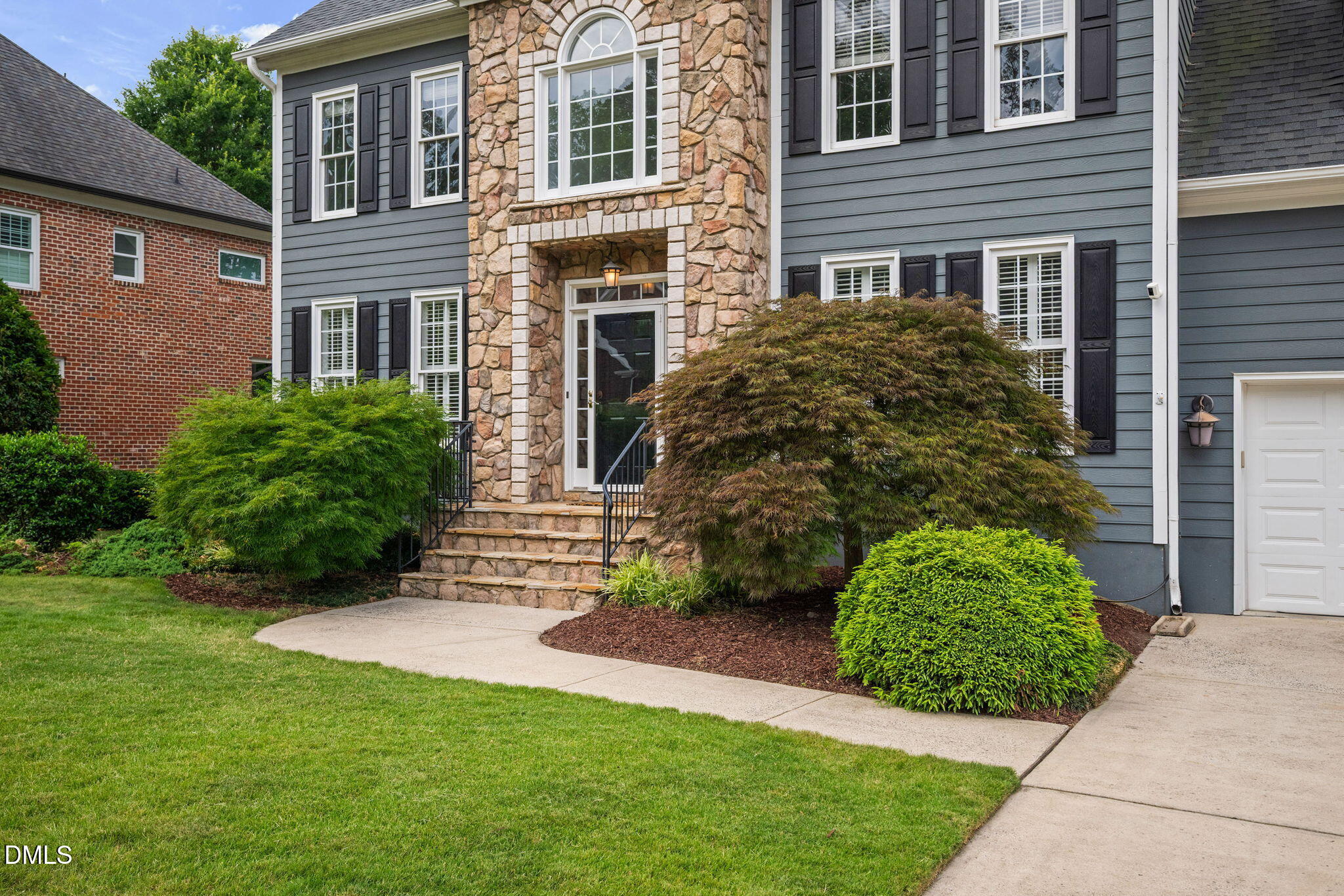 120 Crystlewood Court