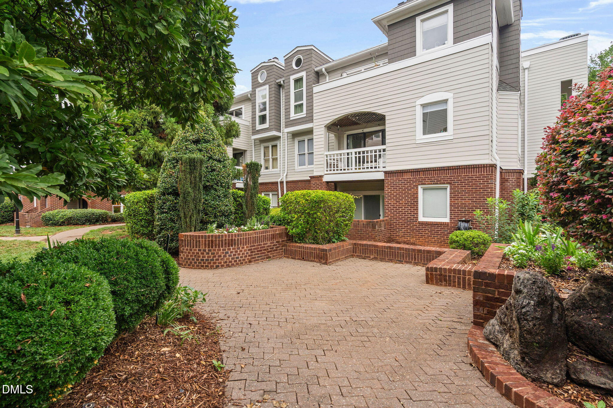 1000 Brighthurst Drive # 304