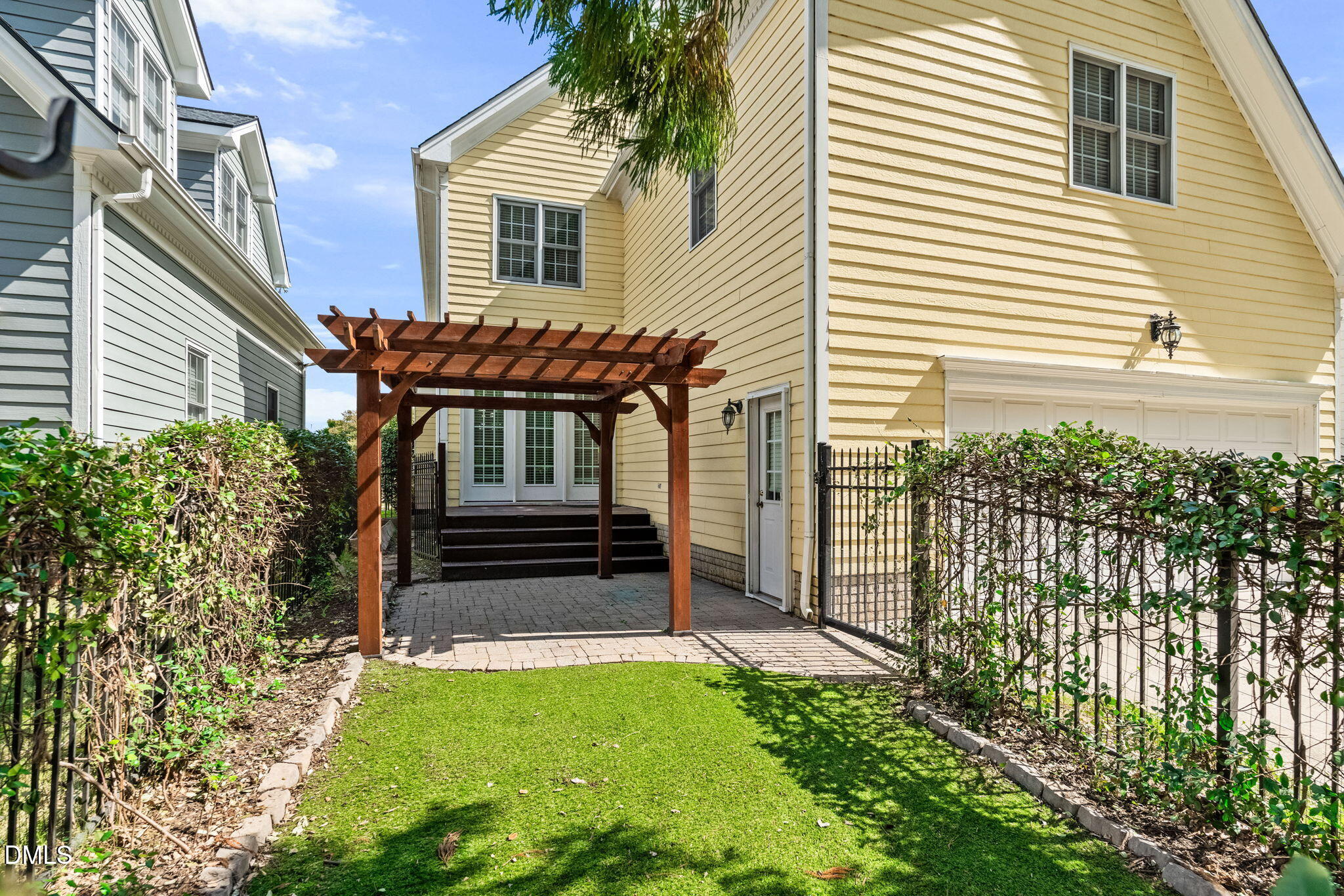 517 Commons Walk Circle