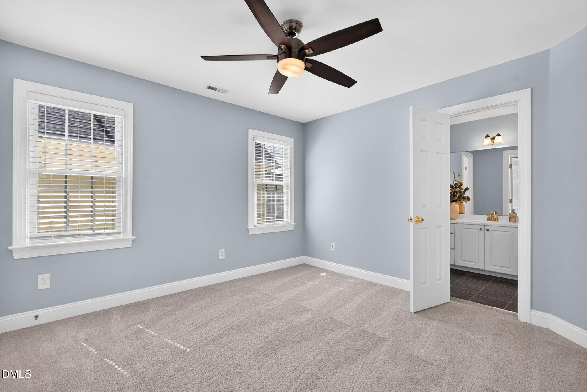 517 Commons Walk Circle