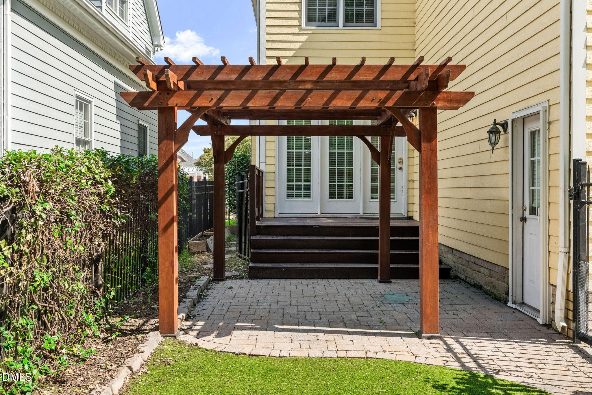 517 Commons Walk Circle