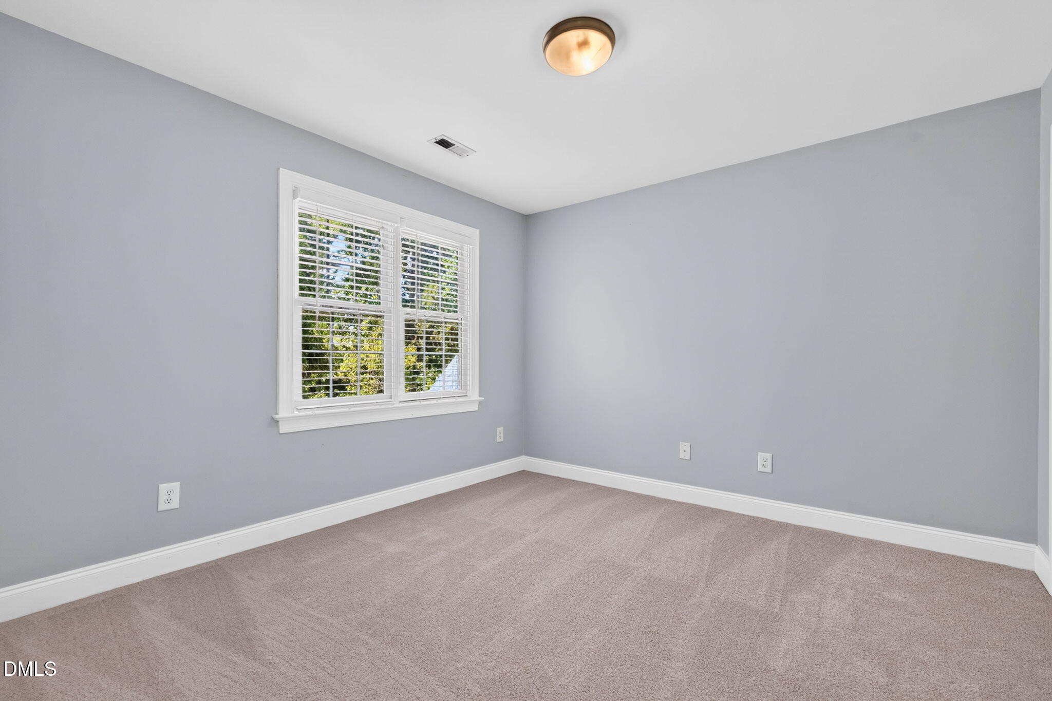 517 Commons Walk Circle