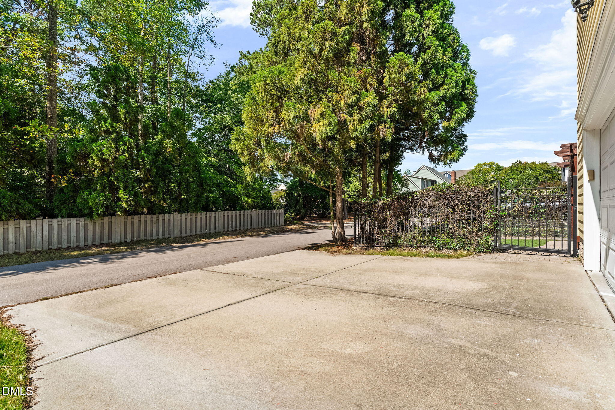 517 Commons Walk Circle