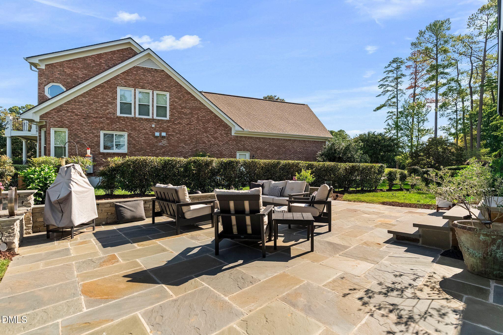 109 Summer Lakes Drive