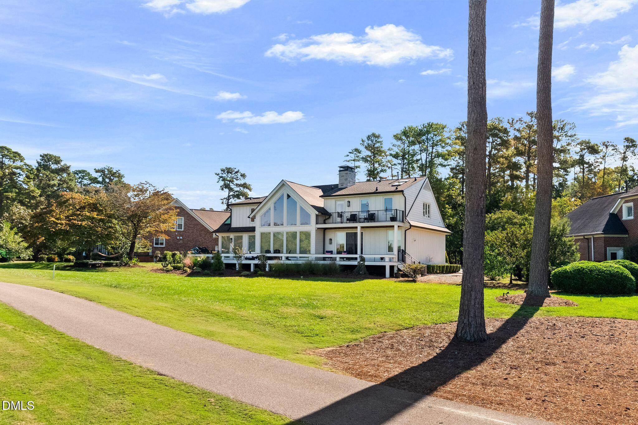 109 Summer Lakes Drive