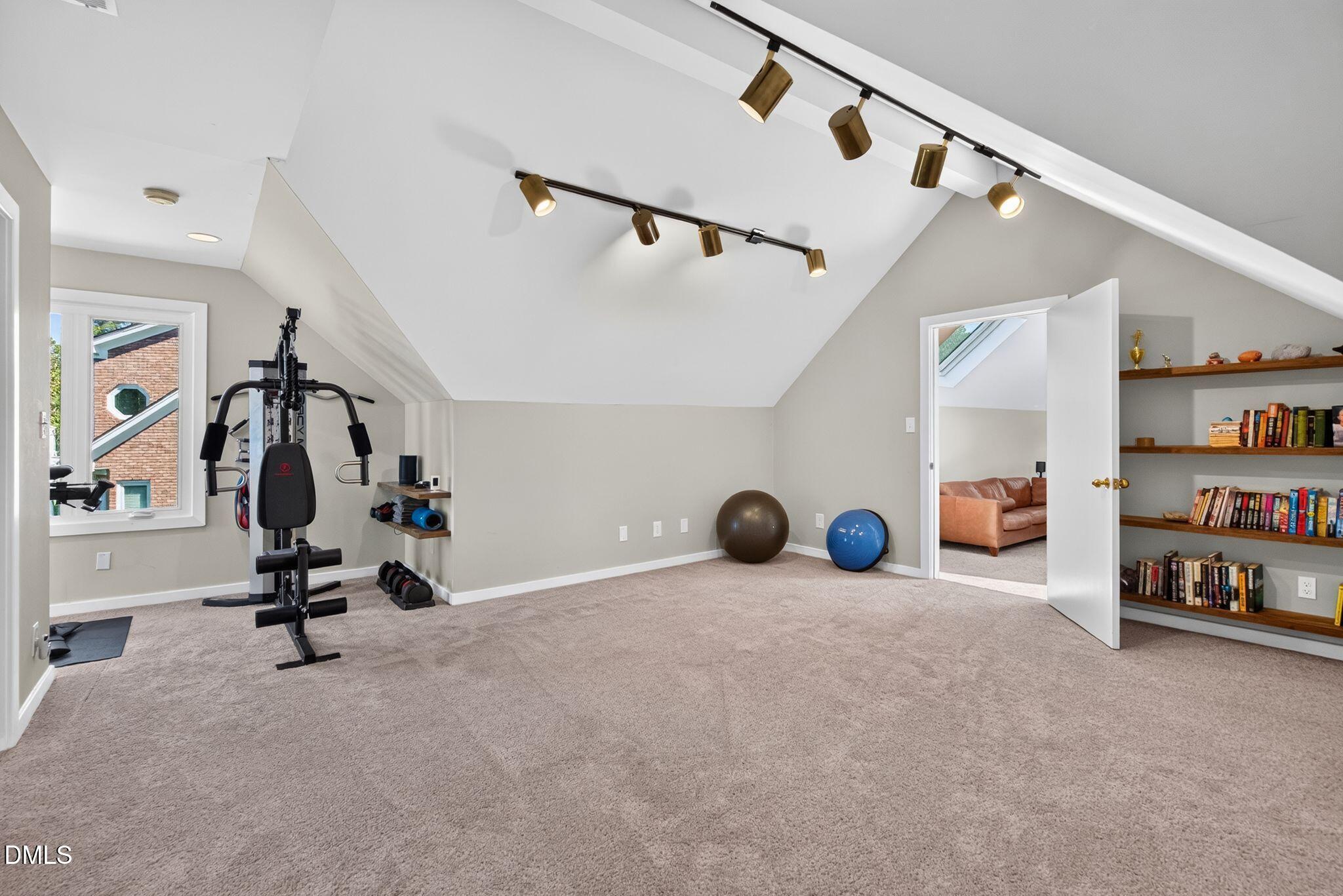 109 Summer Lakes Drive