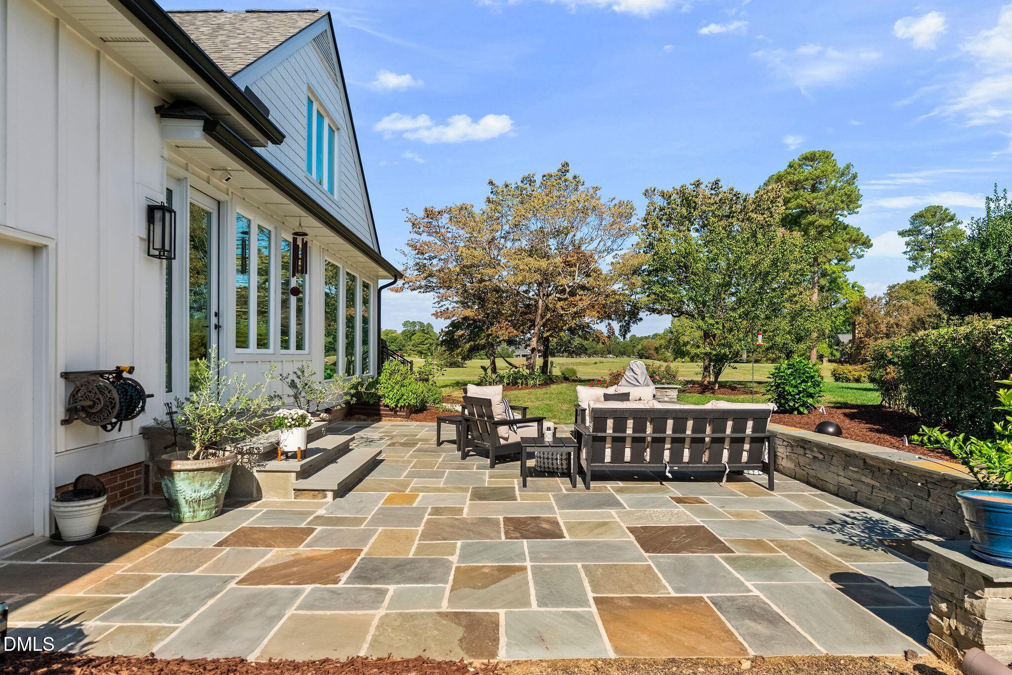 109 Summer Lakes Drive