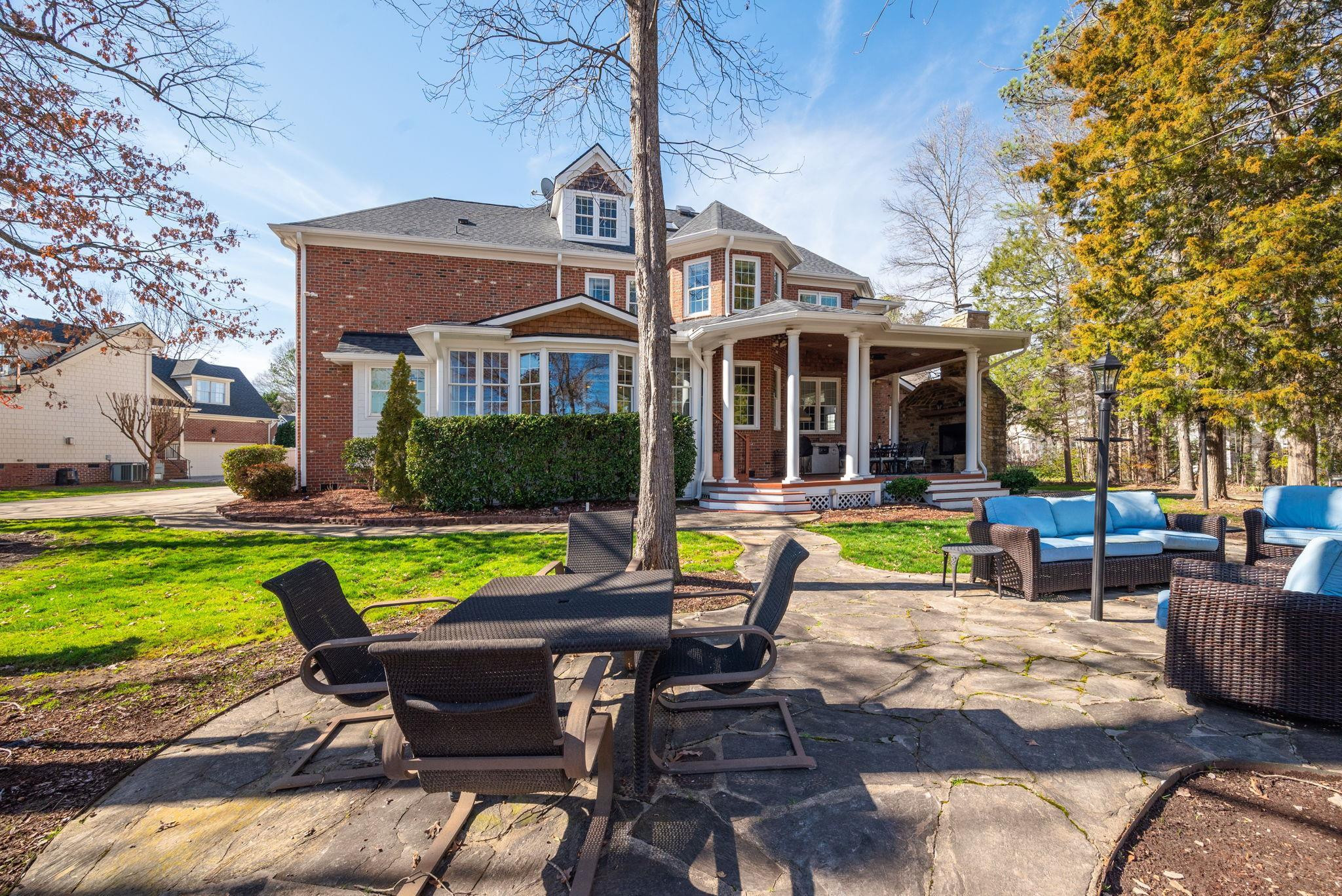 106 Vista Rose Court