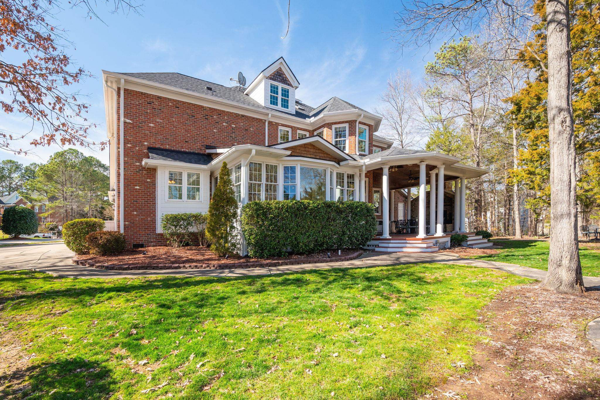 106 Vista Rose Court