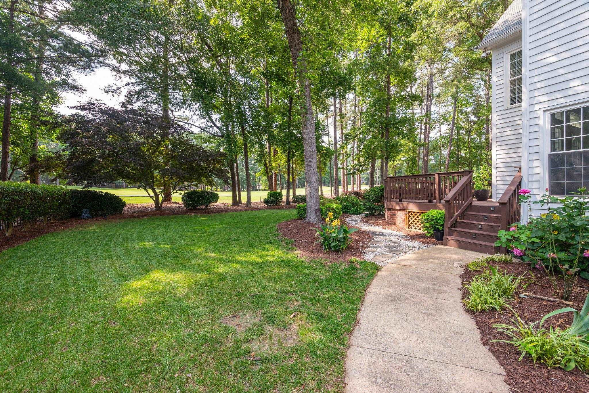 105 E Clarksville Court