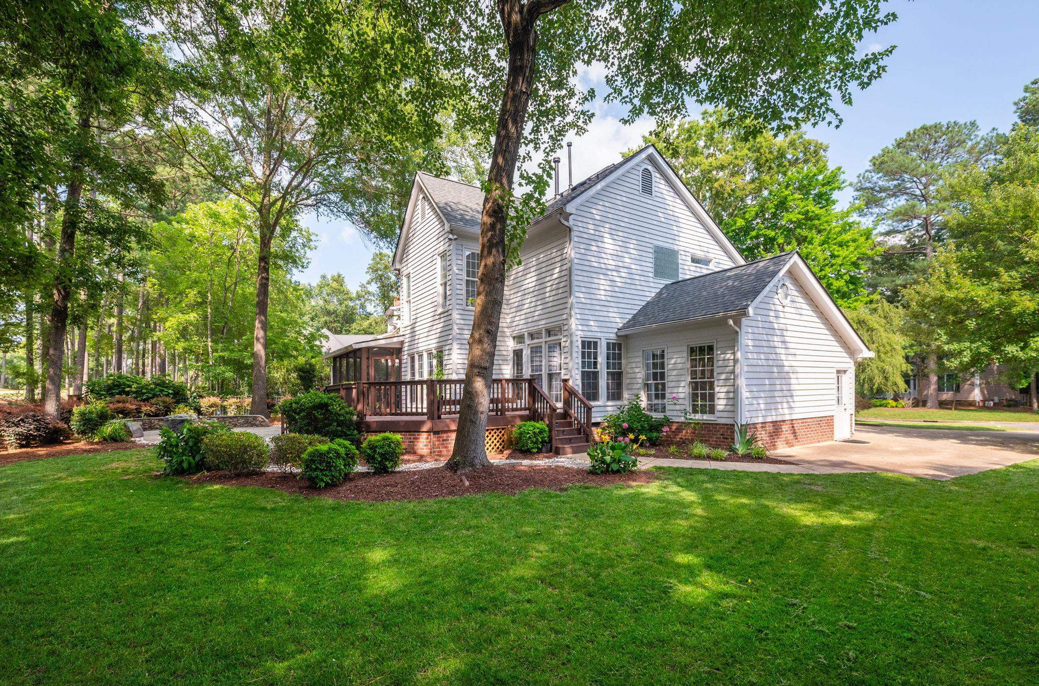 105 E Clarksville Court