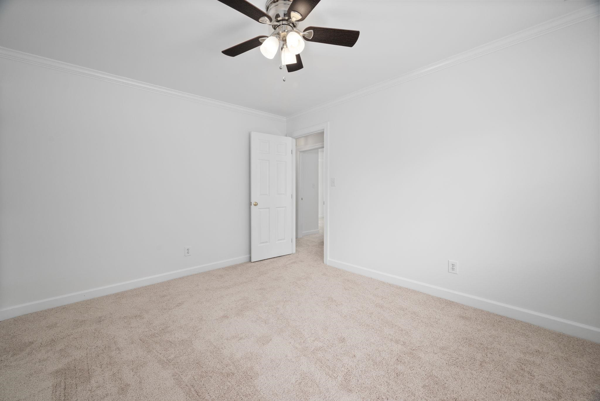 105 E Clarksville Court