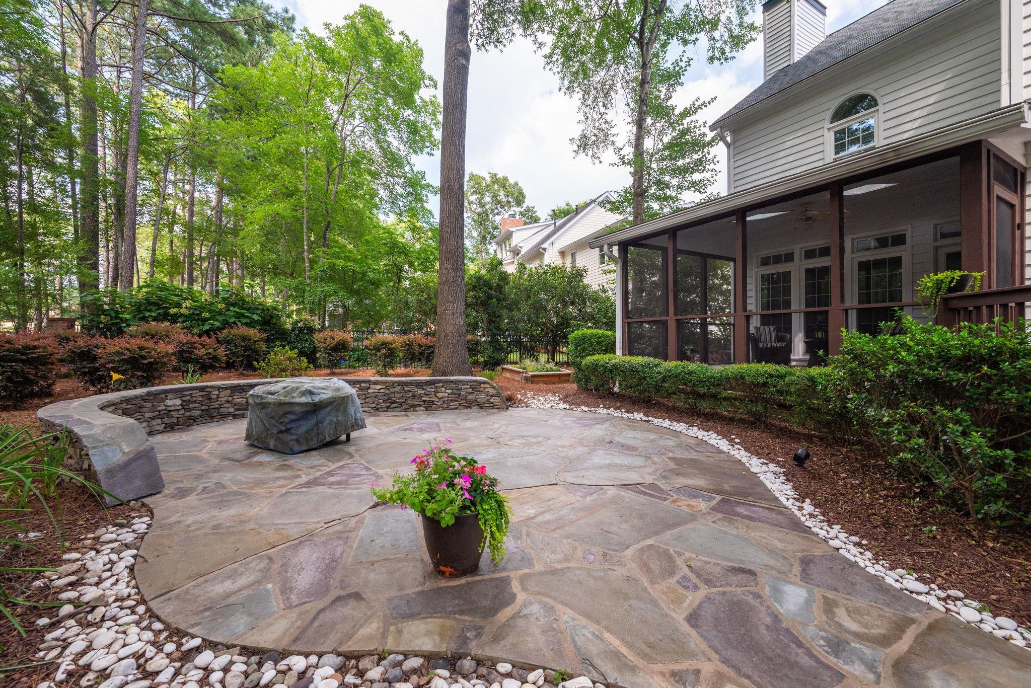 105 E Clarksville Court