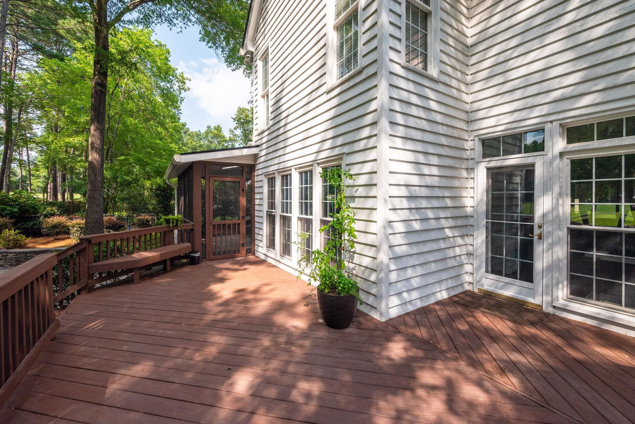 105 E Clarksville Court