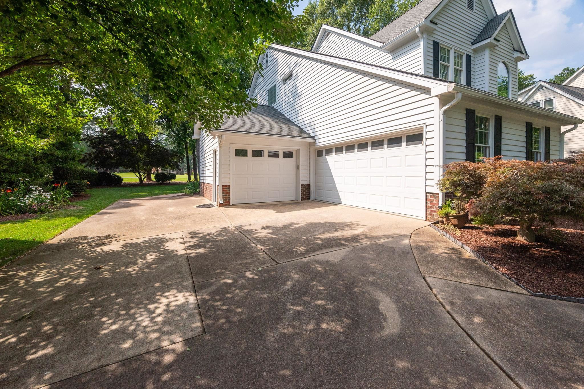 105 E Clarksville Court